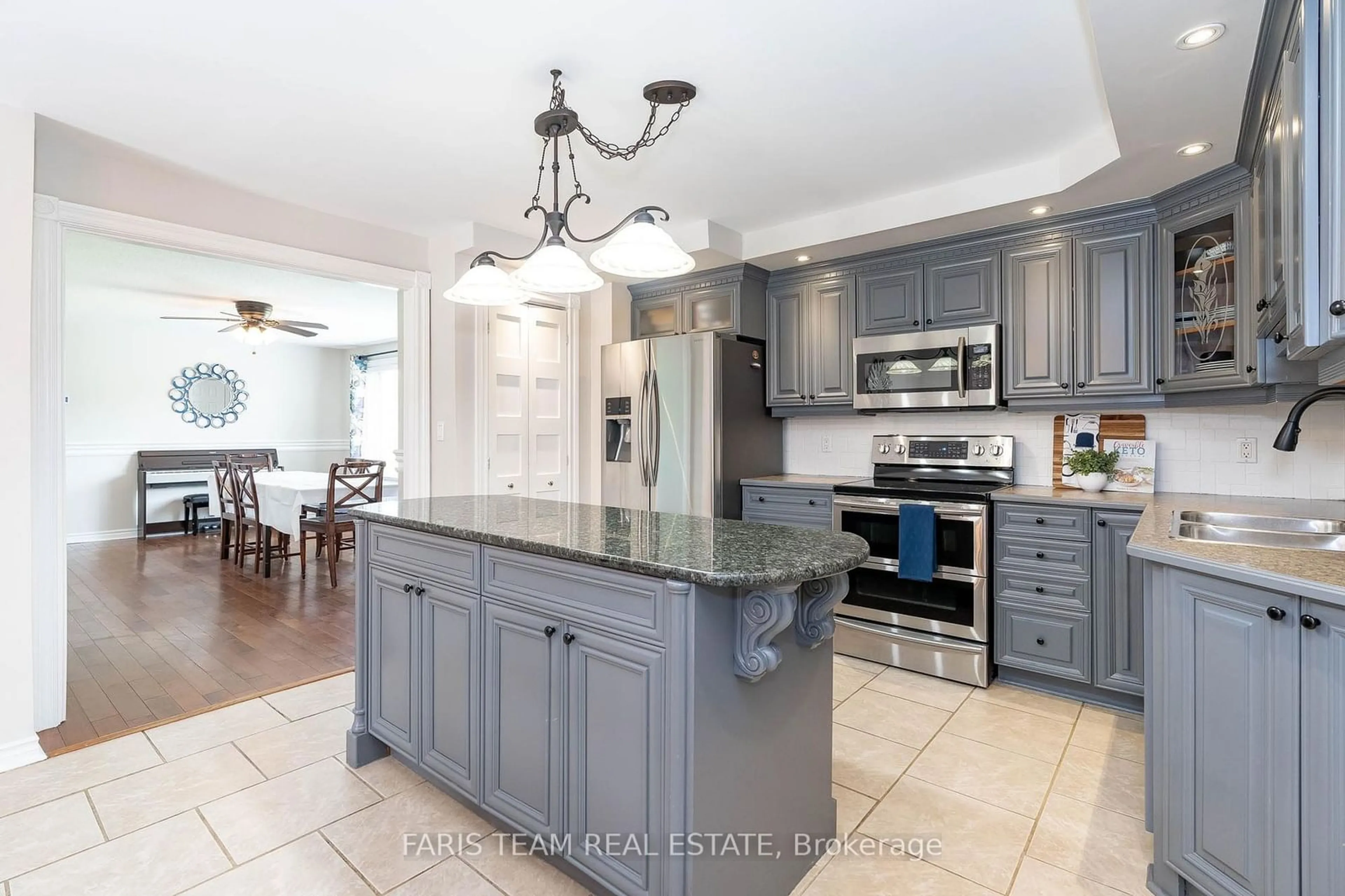 Open concept kitchen, ceramic/tile floor for 3686 McCarthy Dr, Clearview Ontario L0M 1N0