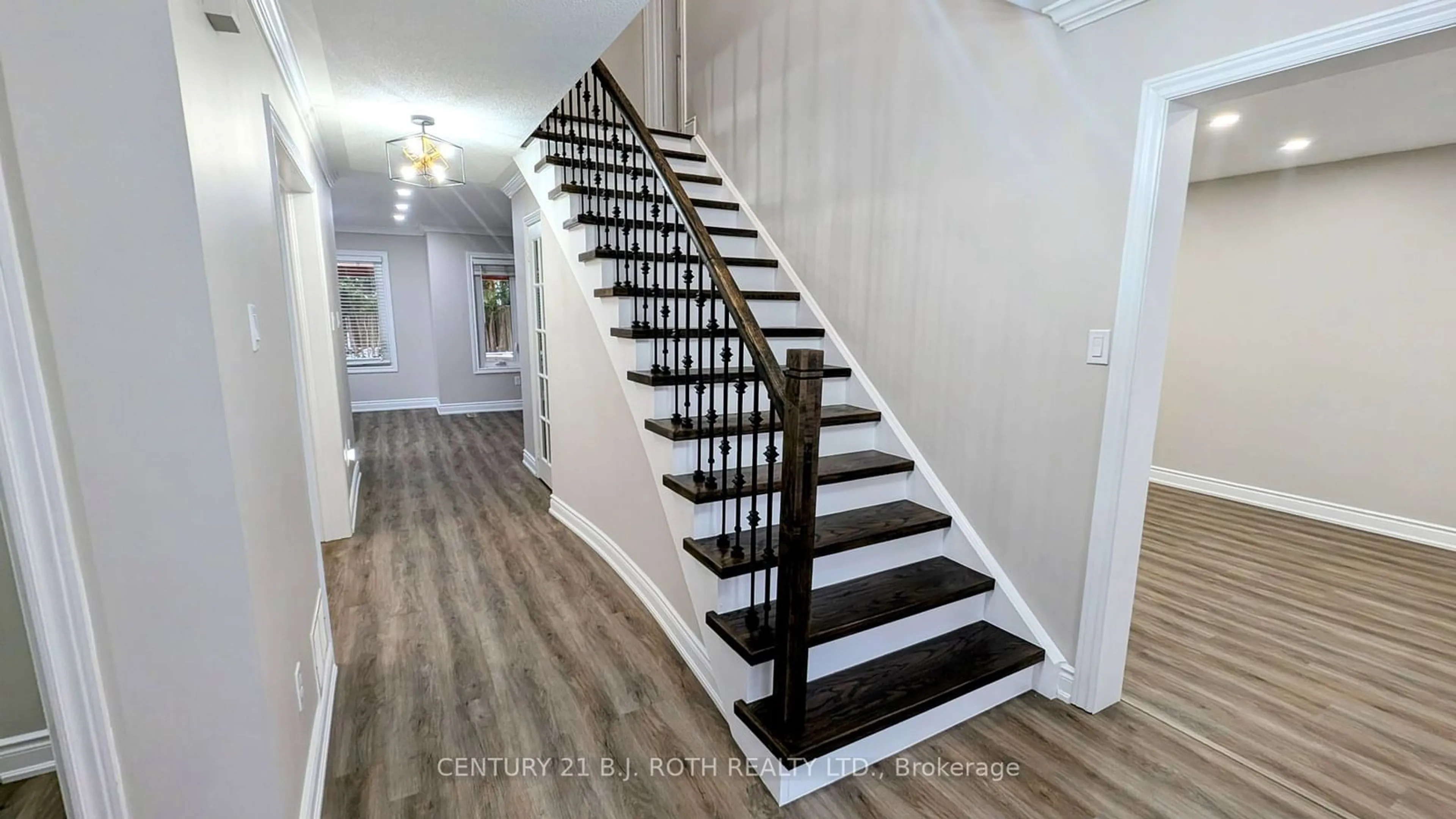 Stairs for 57 Falling Brook Dr, Barrie Ontario L4N 7E8