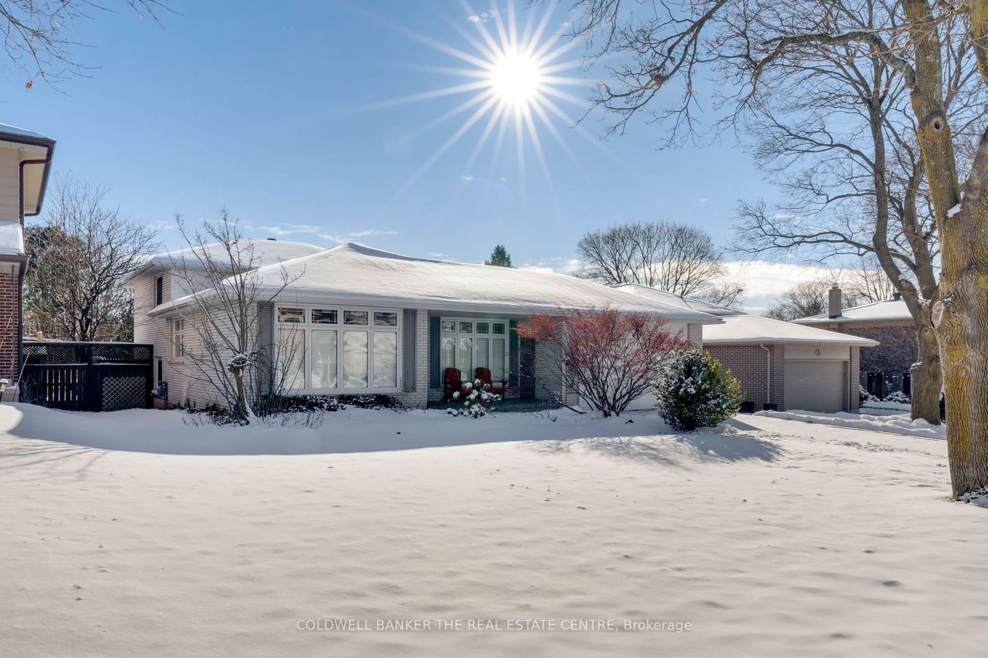 A pic from outside/outdoor area/front of a property/back of a property/a pic from drone, street for 9 Bellevue Cres, Barrie Ontario L4M 2S9