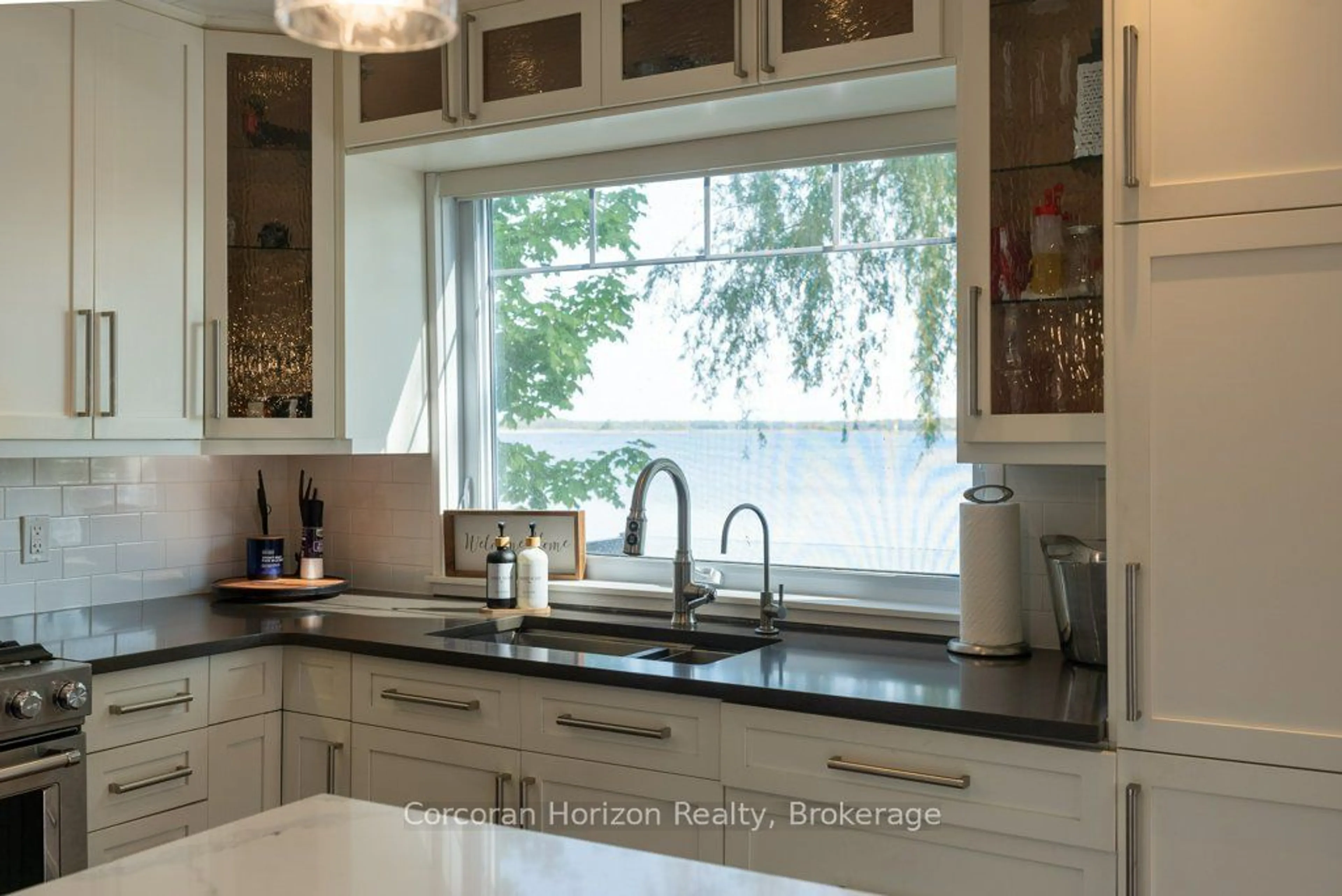 Contemporary kitchen, ceramic/tile floor for 280 ROBINS POINT Rd, Tay Ontario L0K 2A0