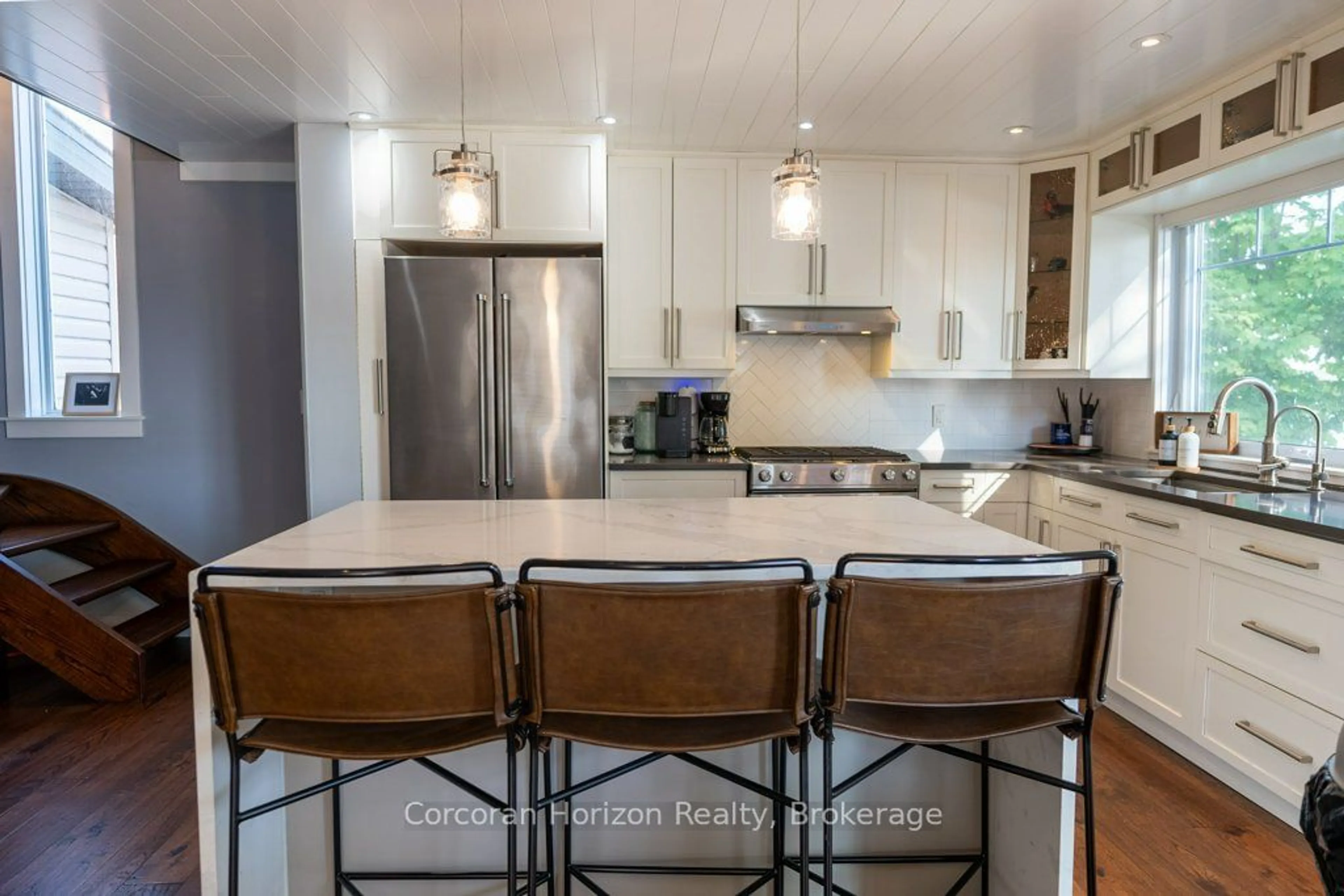 Open concept kitchen, unknown for 280 ROBINS POINT Rd, Tay Ontario L0K 2A0