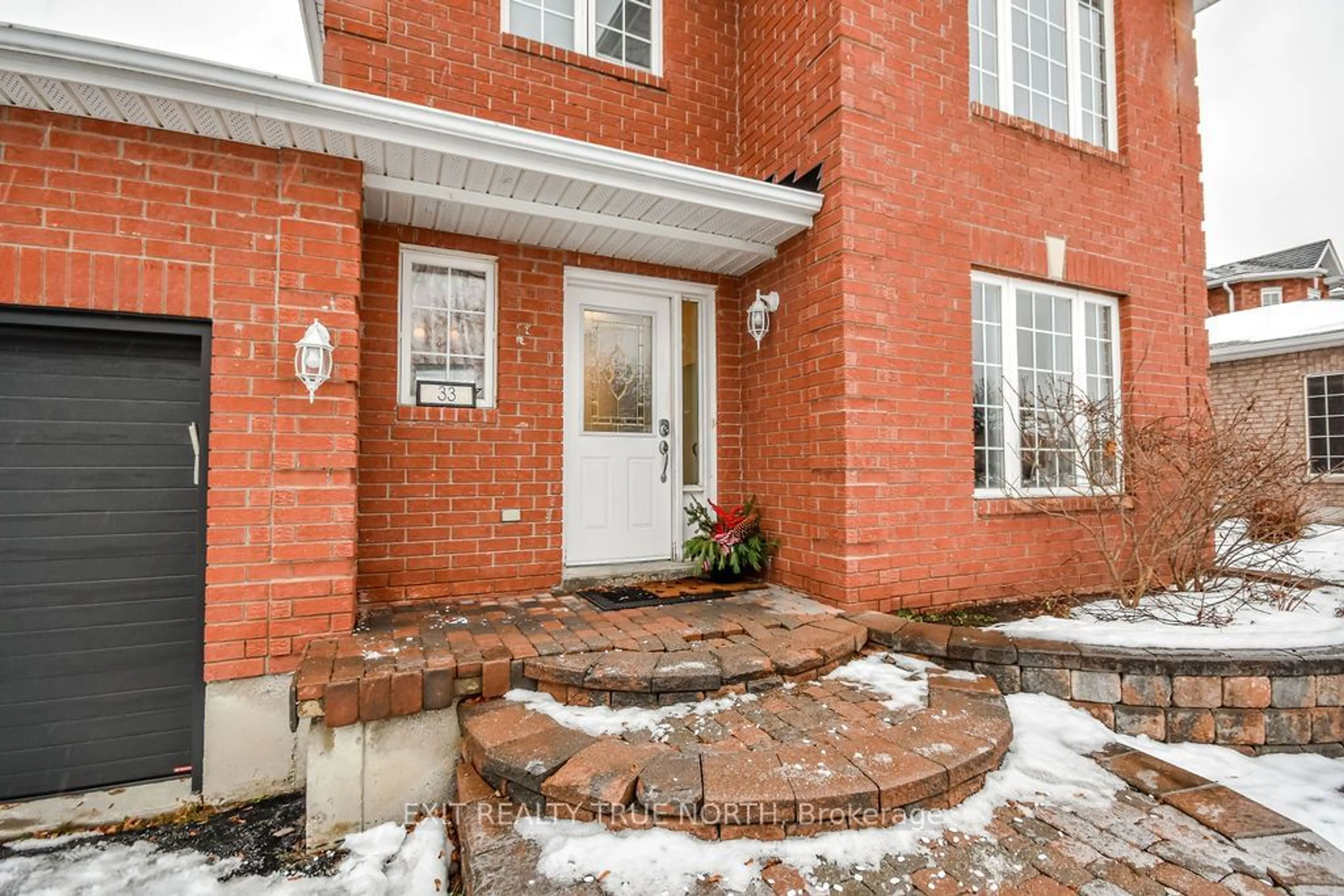 Home with brick exterior material, street for 33 Brown Wood Dr, Barrie Ontario L4M 6N5