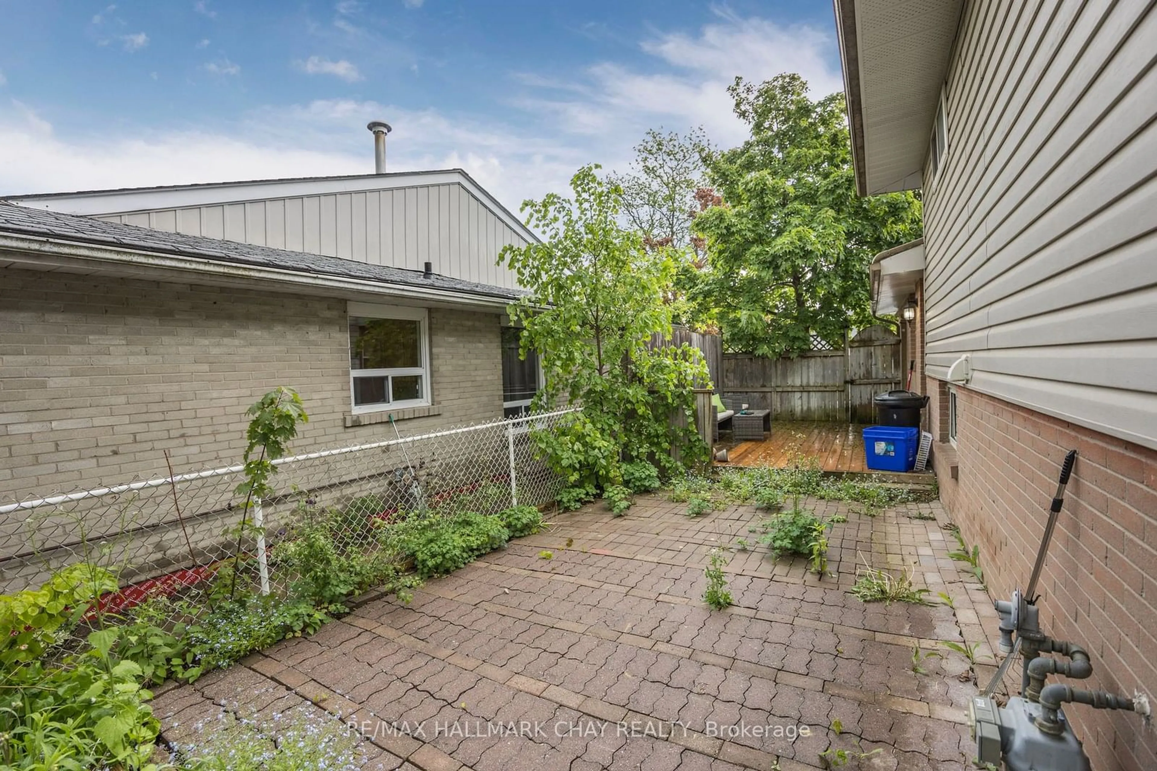 Patio, street for 104 Daphne Cres #1, 2, 3, Barrie Ontario L4M 2Z1