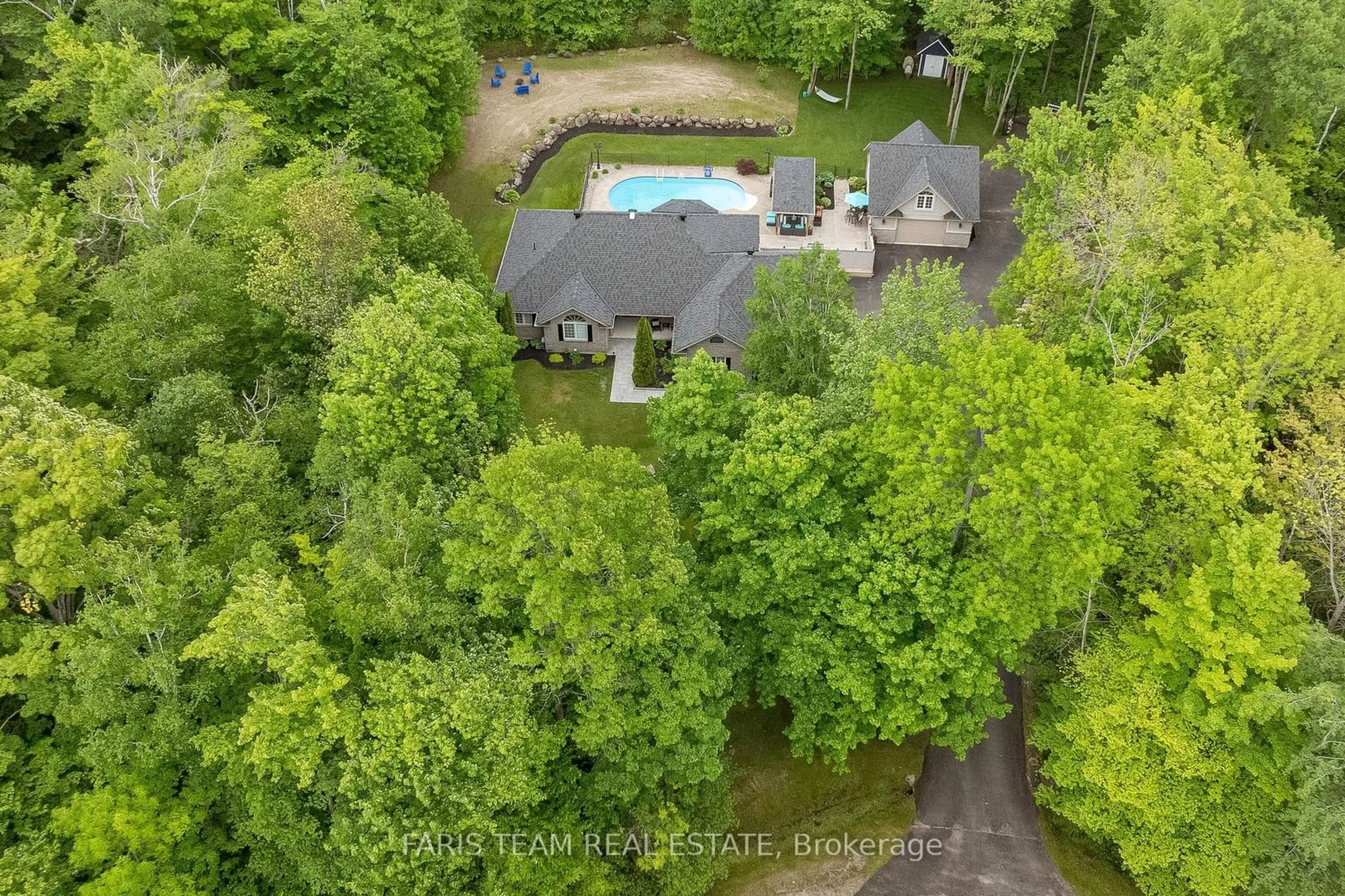 A pic from outside/outdoor area/front of a property/back of a property/a pic from drone, forest/trees view for 37 O'Donnell Crt, Penetanguishene Ontario L9M 2A6