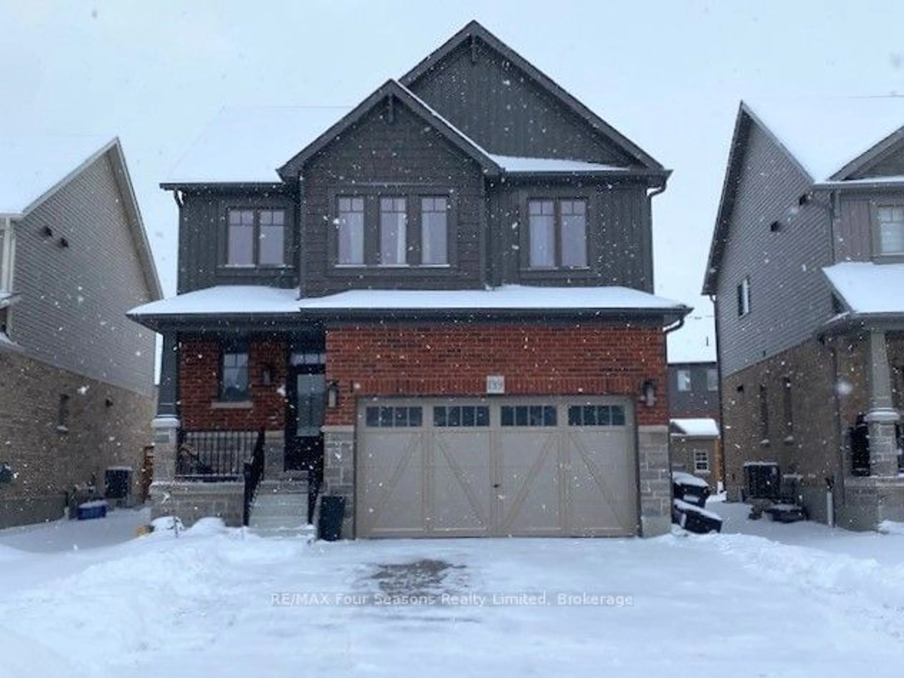 Home with brick exterior material, street for 139 Plewes Dr, Collingwood Ontario L9Y 5M5