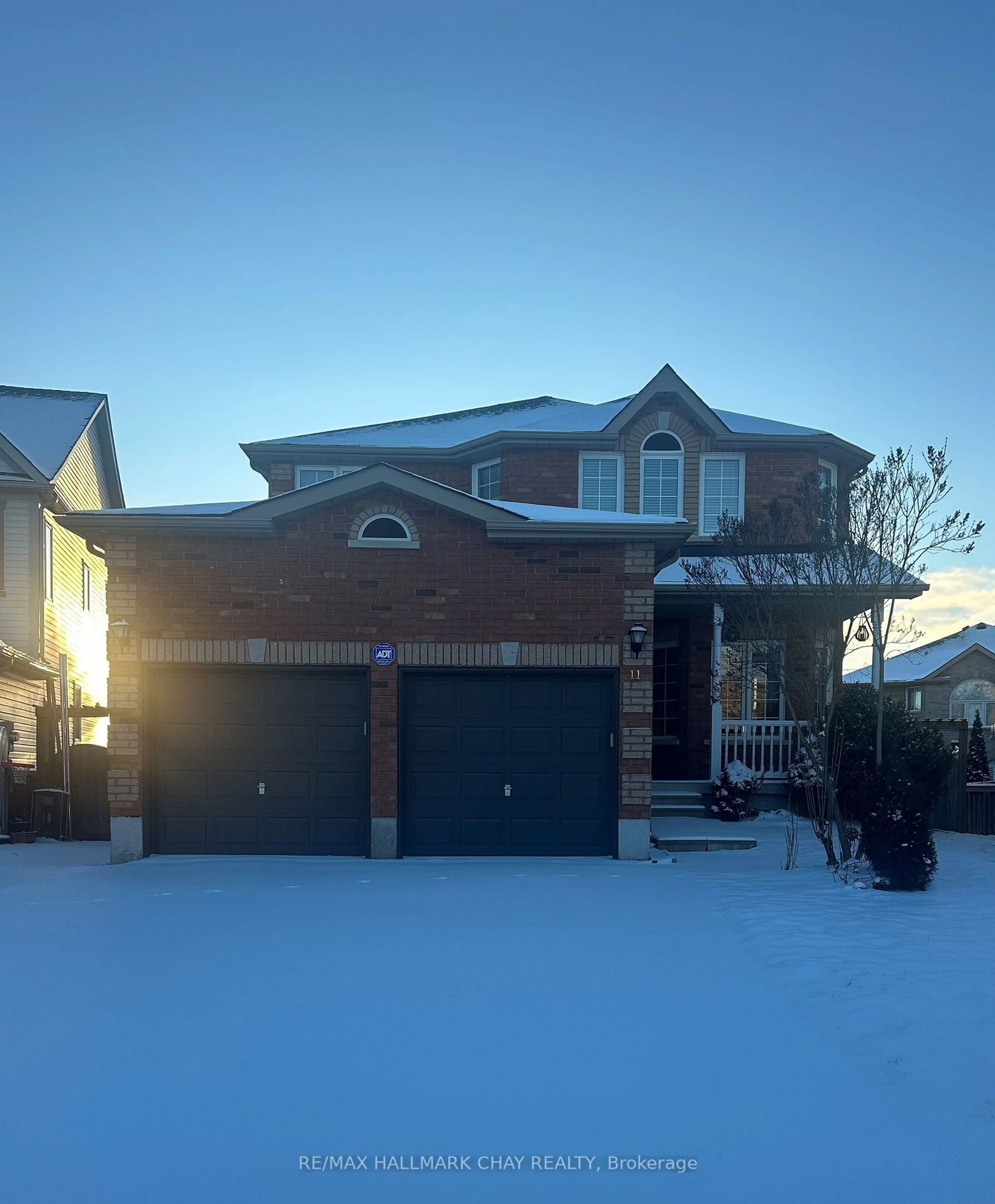 Home with brick exterior material, street for 11 Sovereign's Gate, Barrie Ontario L4N 0K7