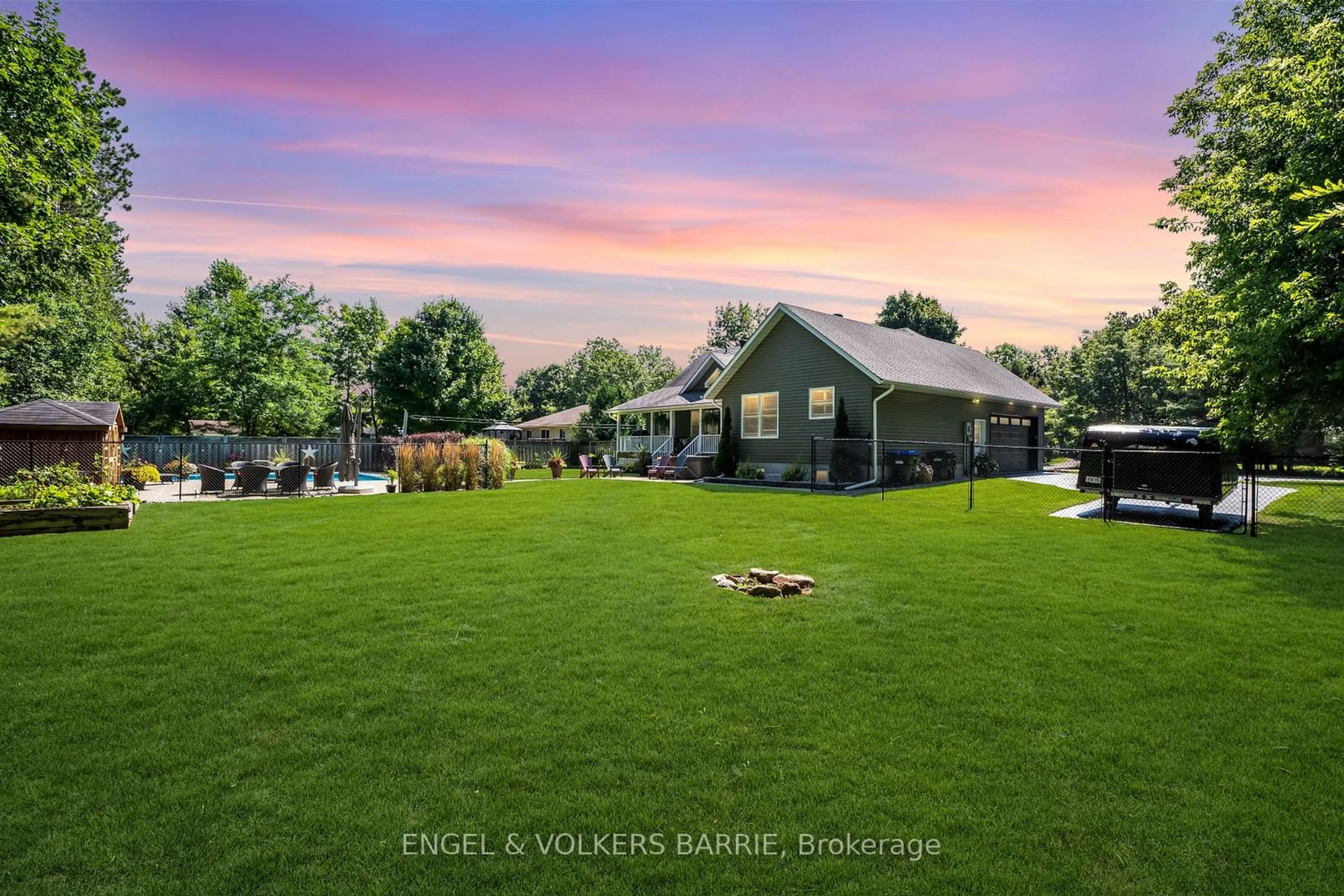 A pic from outside/outdoor area/front of a property/back of a property/a pic from drone, unknown for 37 MARY JANE Rd, Tiny Ontario L0L 2T0