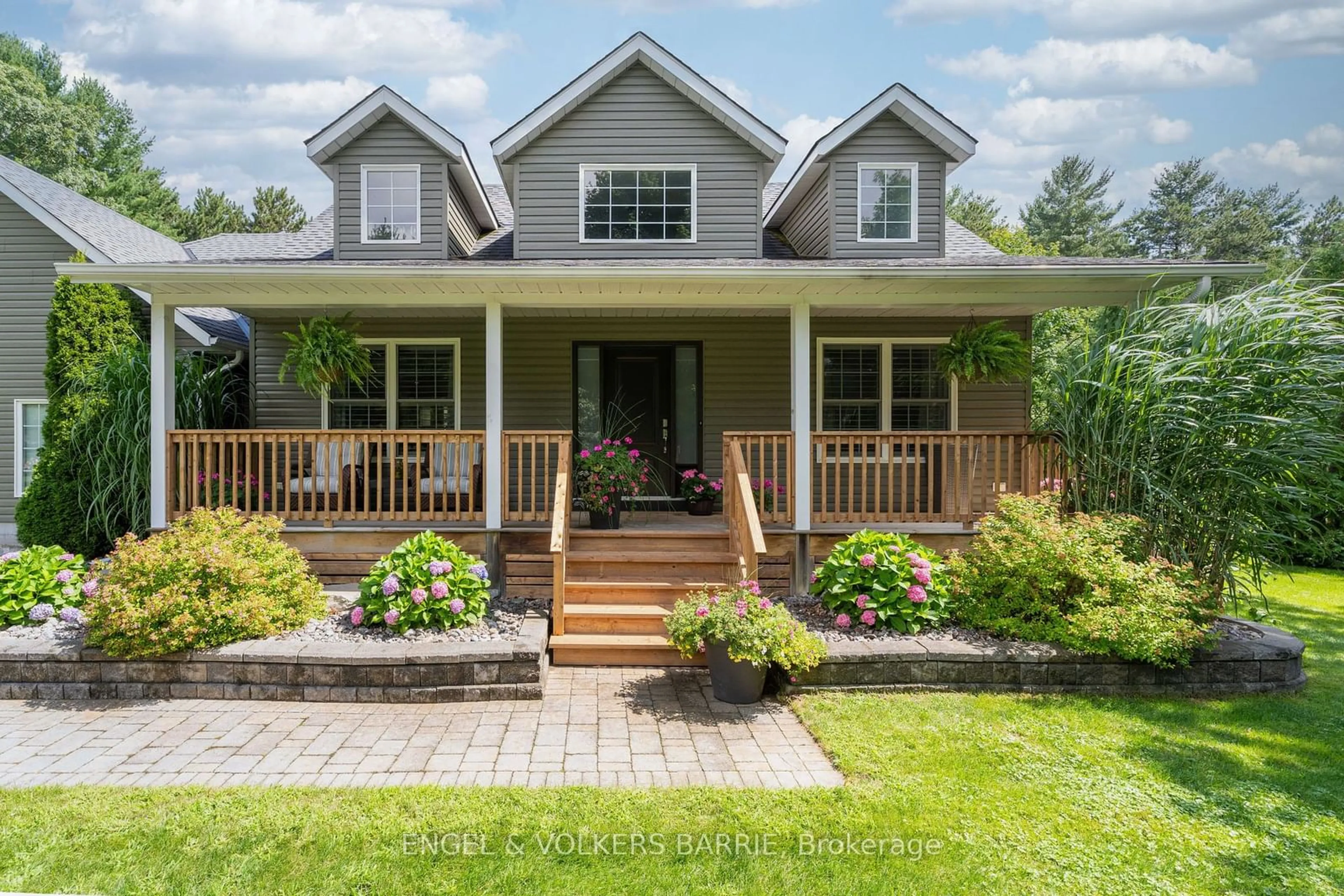 Home with vinyl exterior material, street for 37 MARY JANE Rd, Tiny Ontario L0L 2T0