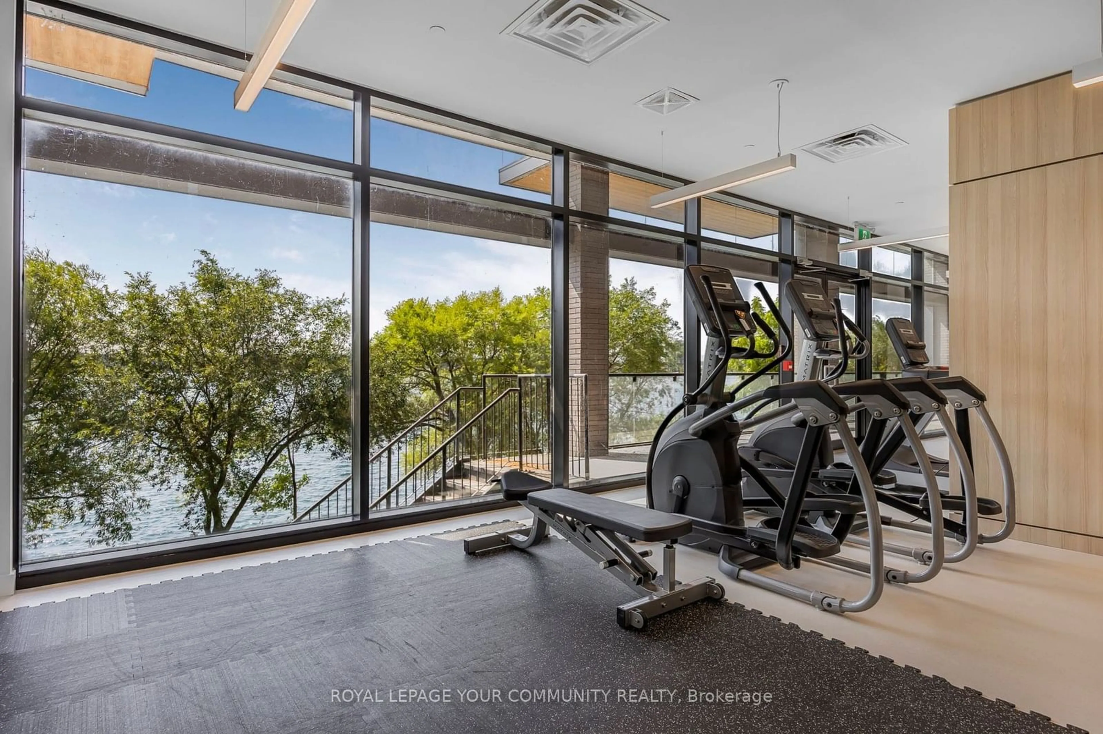 Gym or fitness room for 185 Dunlop St #903, Barrie Ontario L4M 0L7