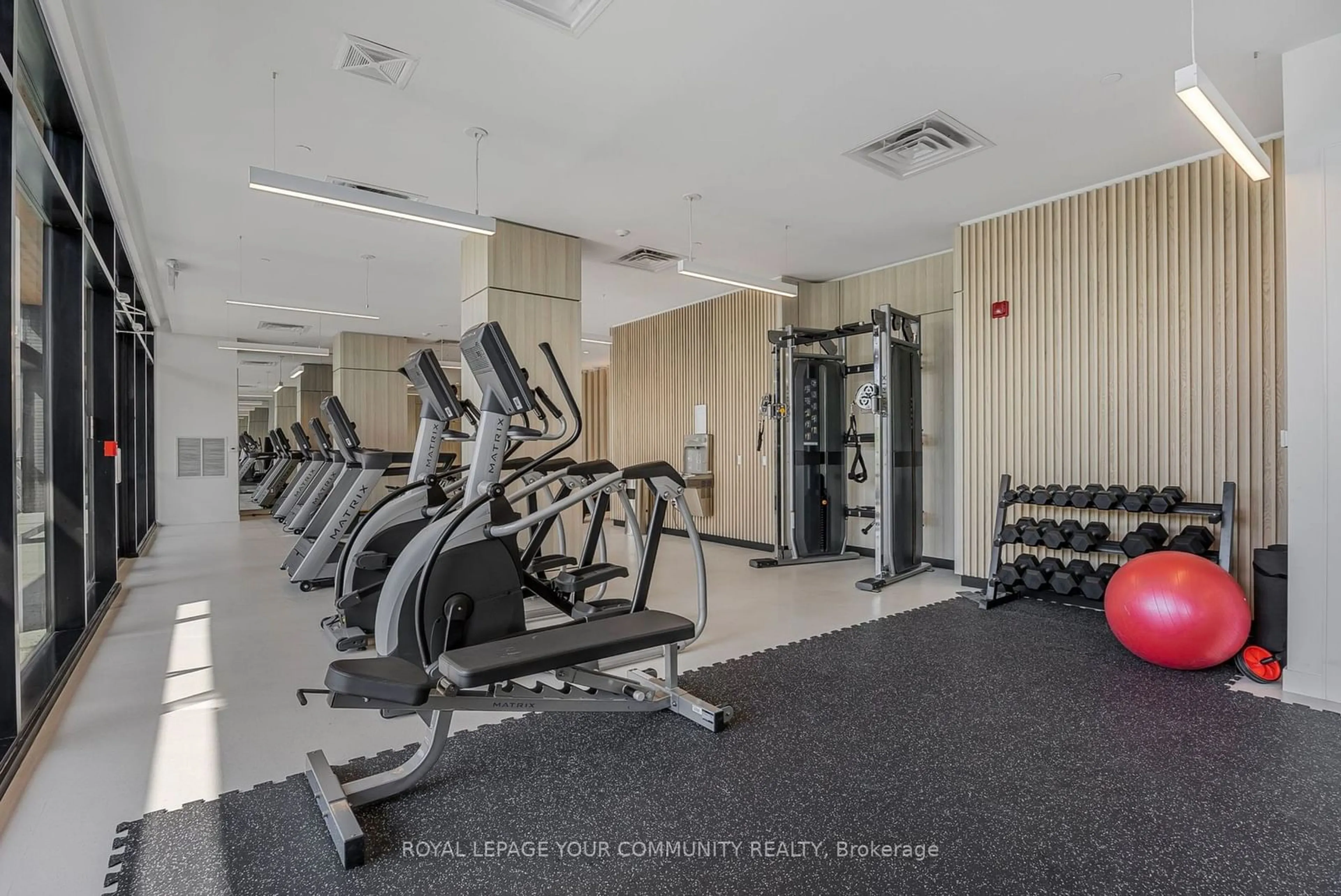 Gym or fitness room for 185 Dunlop St #903, Barrie Ontario L4M 0L7