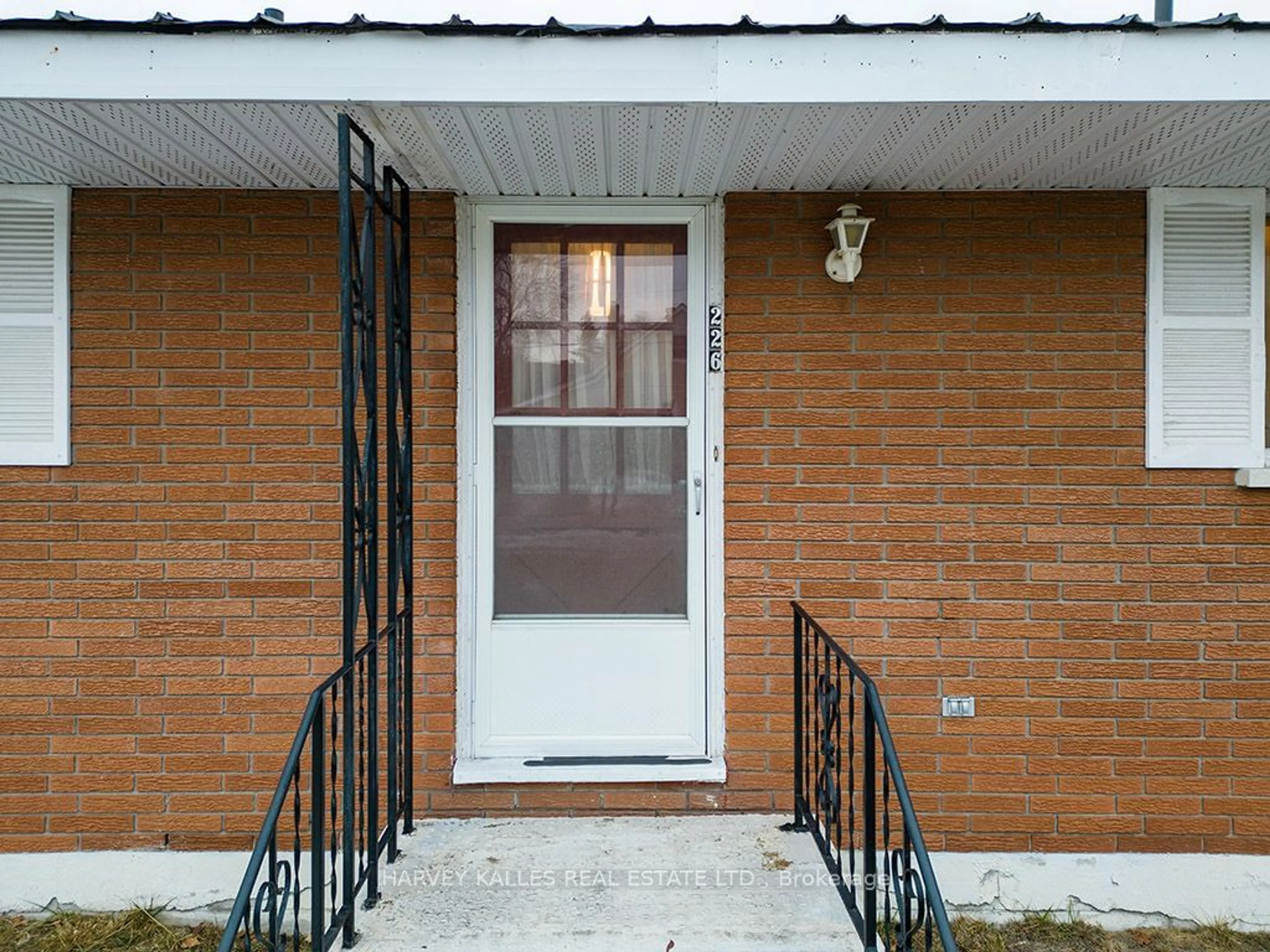 Indoor entryway for 226 Weir St, Clearview Ontario L0M 1S0