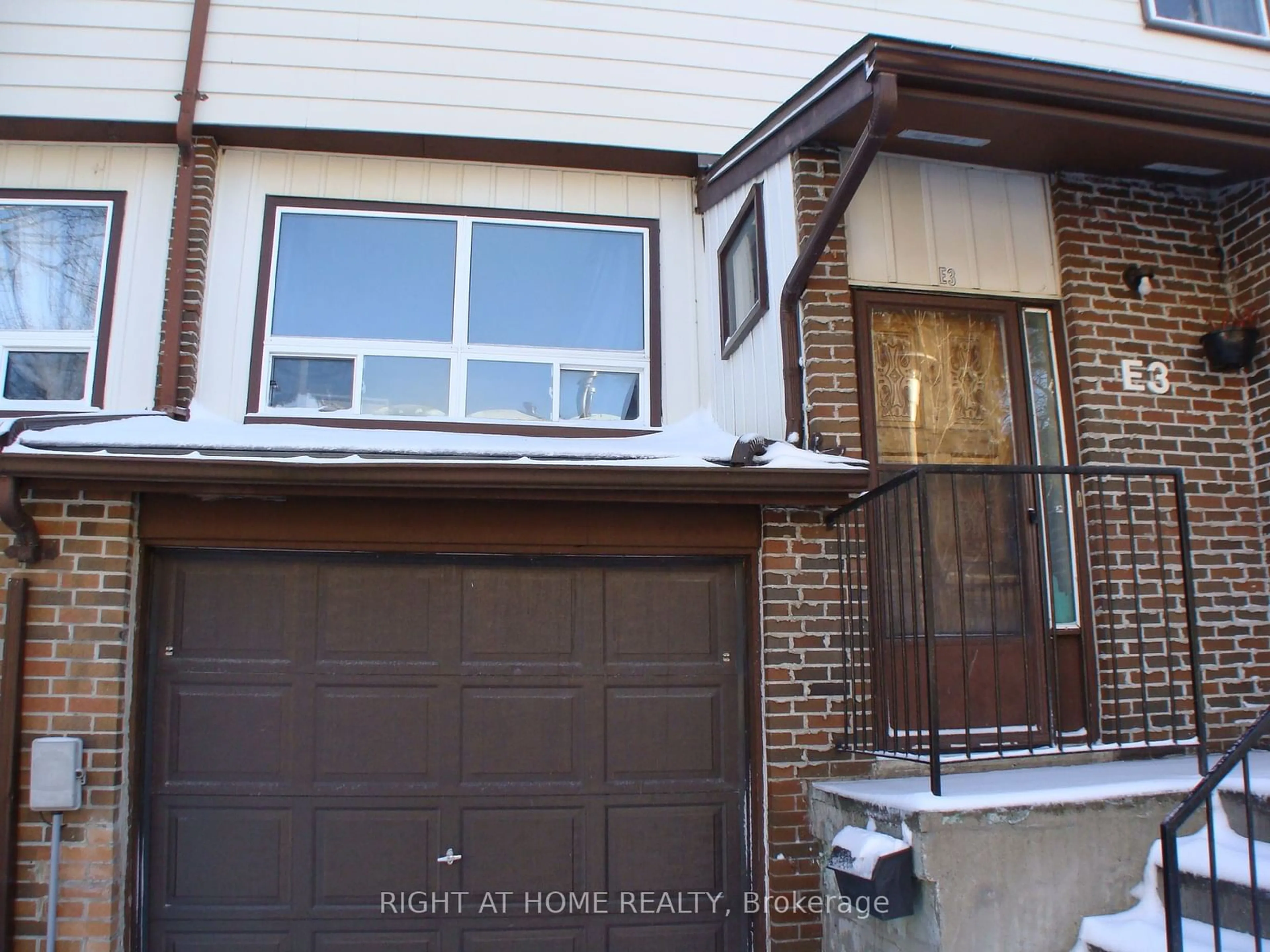 Home with brick exterior material, street for 63 Ferris Lane #E3, Barrie Ontario L4M 5C4