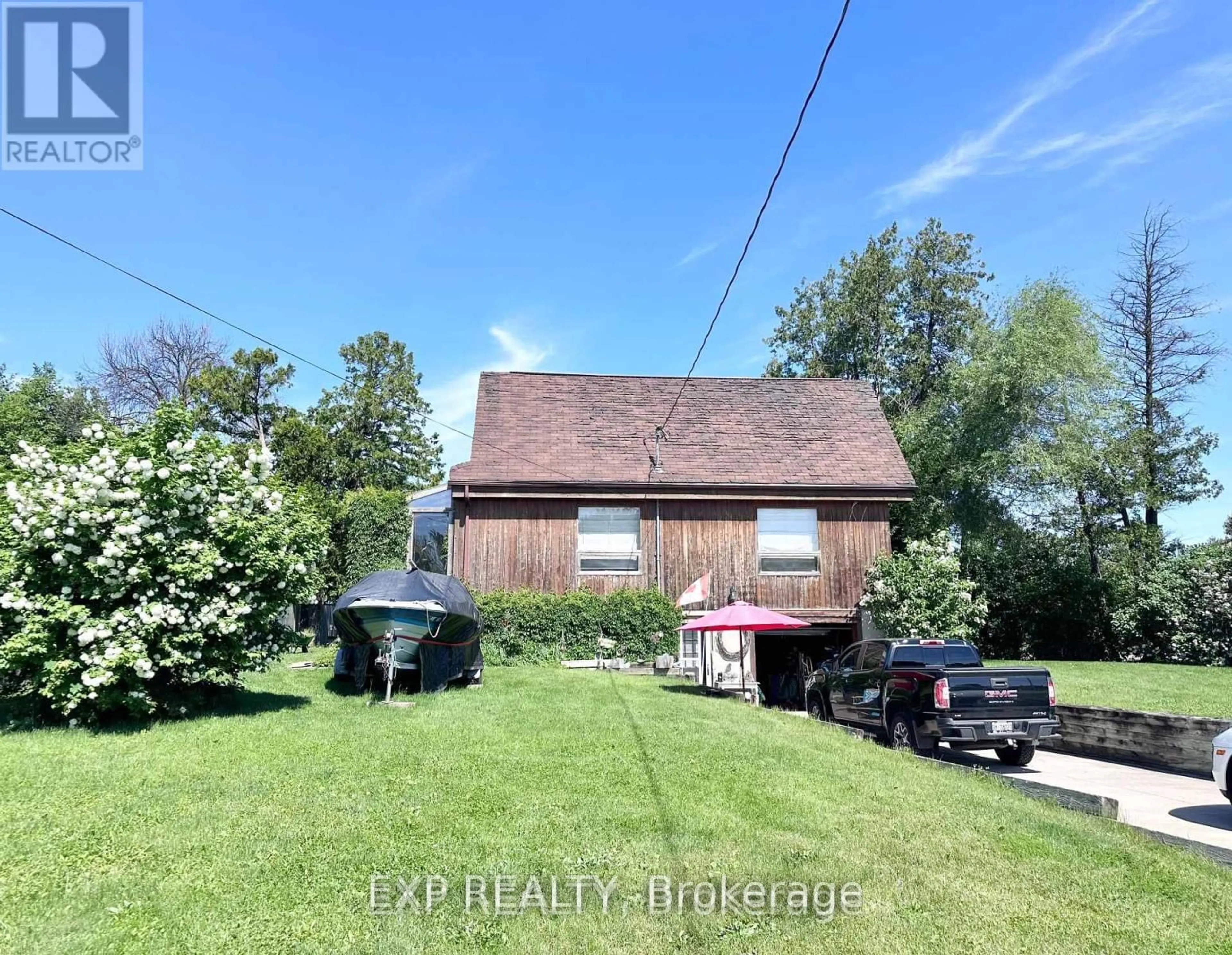 A pic from outside/outdoor area/front of a property/back of a property/a pic from drone, unknown for 553 Simcoe St, Collingwood Ontario L9Y 1K2