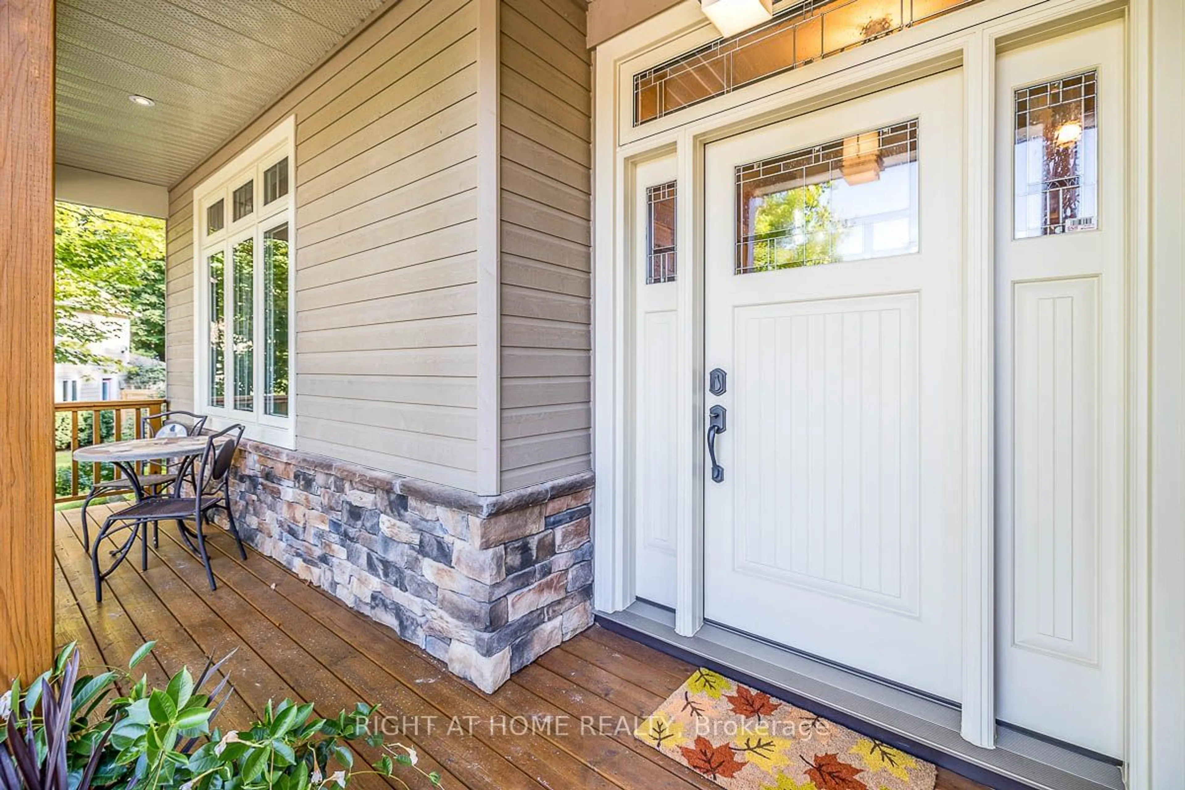 Indoor entryway for 5 Dale Crt, Oro-Medonte Ontario L0L 2L0