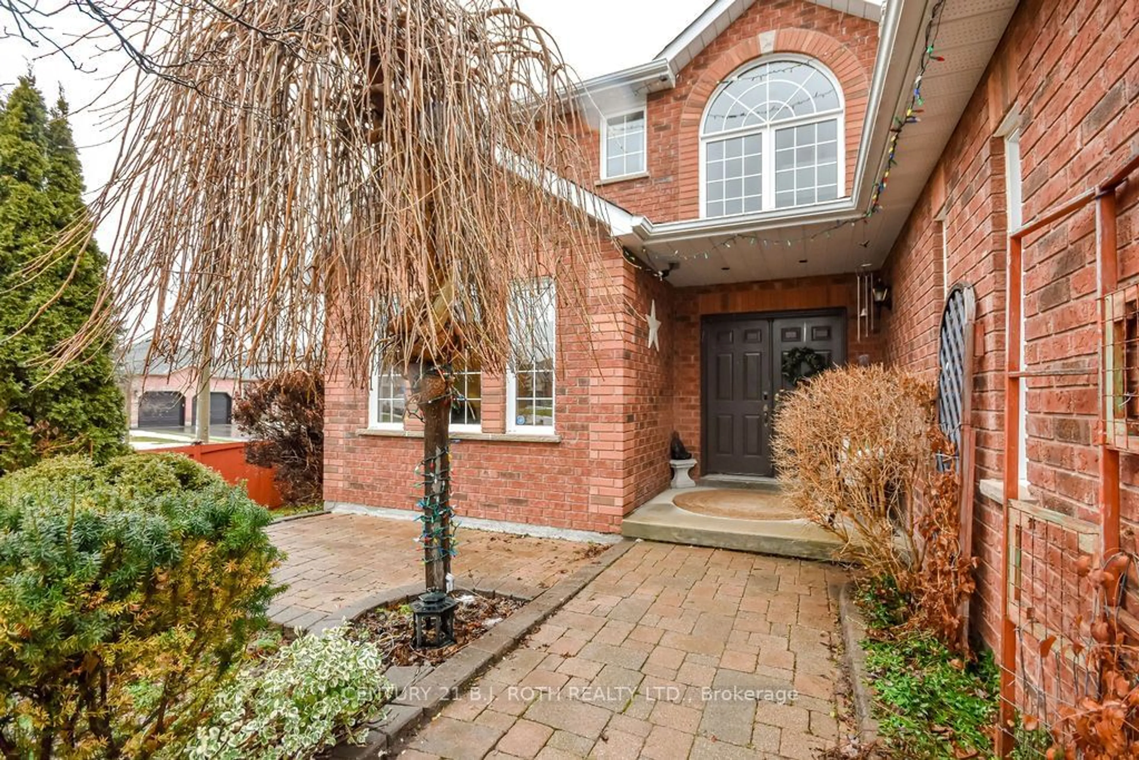 Home with brick exterior material, street for 61 Honey Cres, Barrie Ontario L4N 0V8