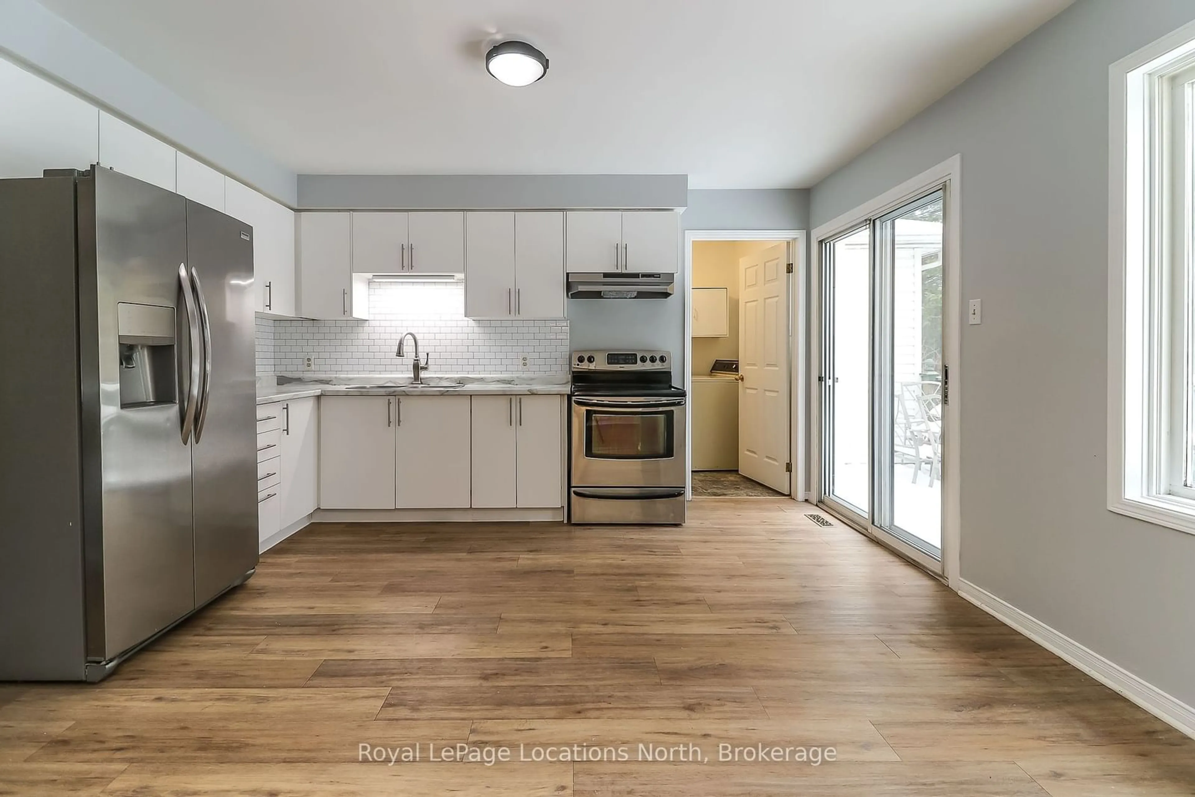 Open concept kitchen, unknown for 4 Port Royal Tr, Wasaga Beach Ontario L9Z 1H7