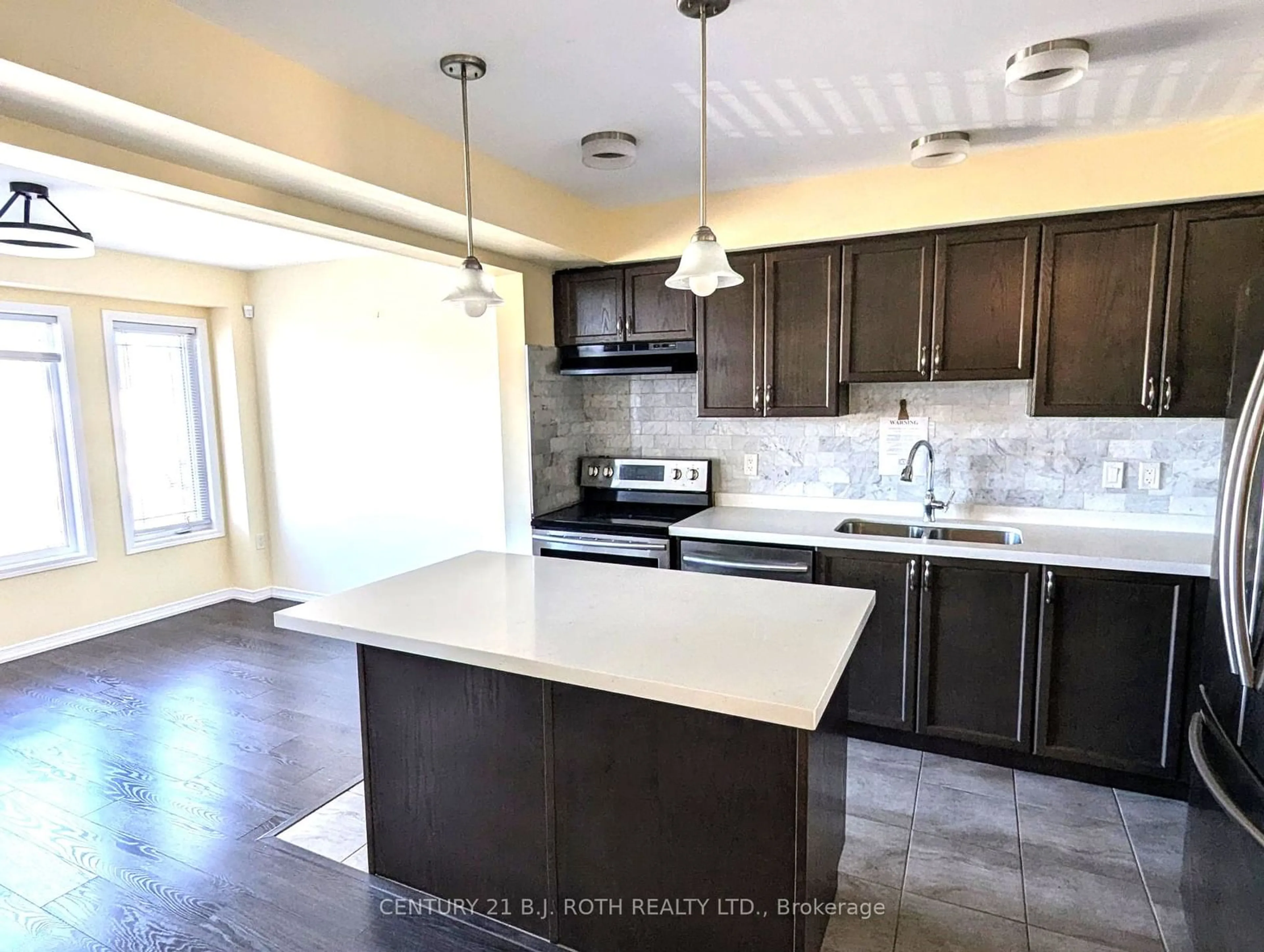 Open concept kitchen, unknown for 99 Frank's Way, Barrie Ontario L4N 3J1