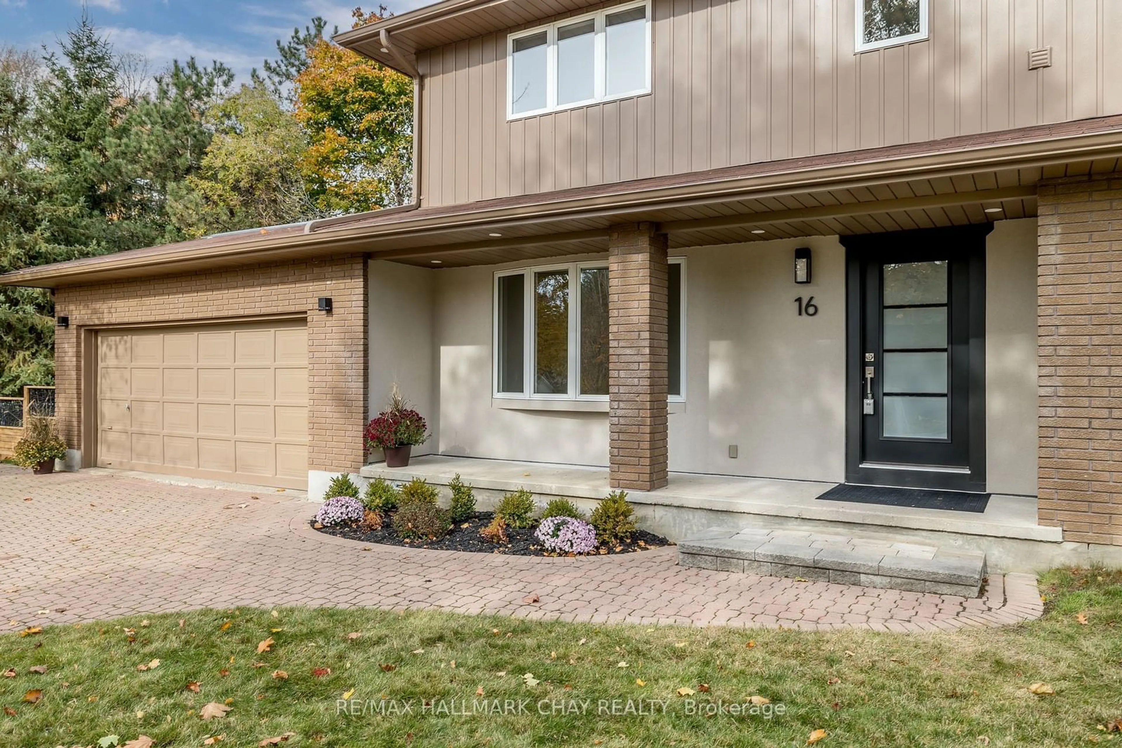 Home with brick exterior material, street for 16 Garrett Cres, Barrie Ontario L4M 4R8