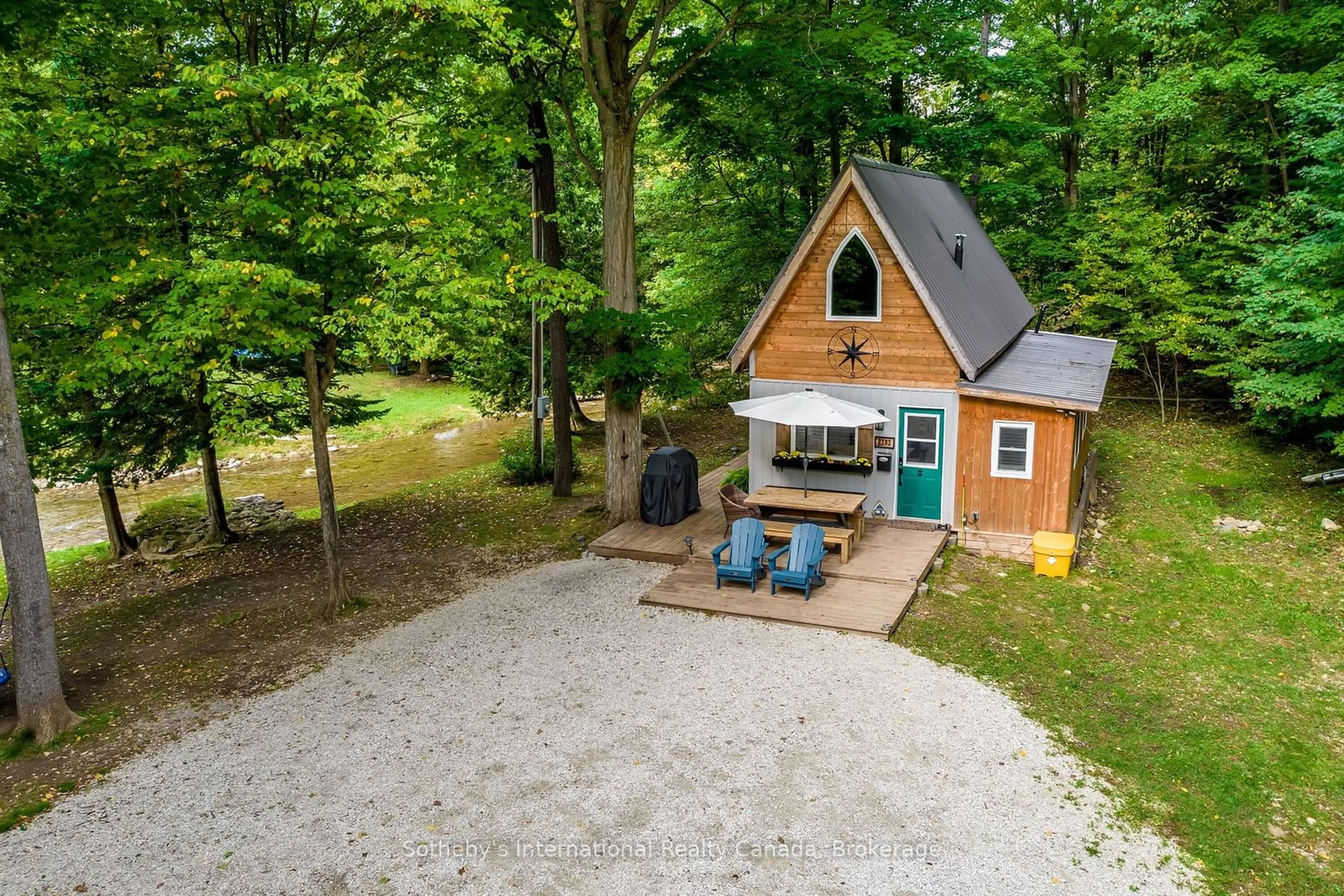 A pic from outside/outdoor area/front of a property/back of a property/a pic from drone, unknown for 8383 9 COUNTY Rd, Clearview Ontario L0M 1G0