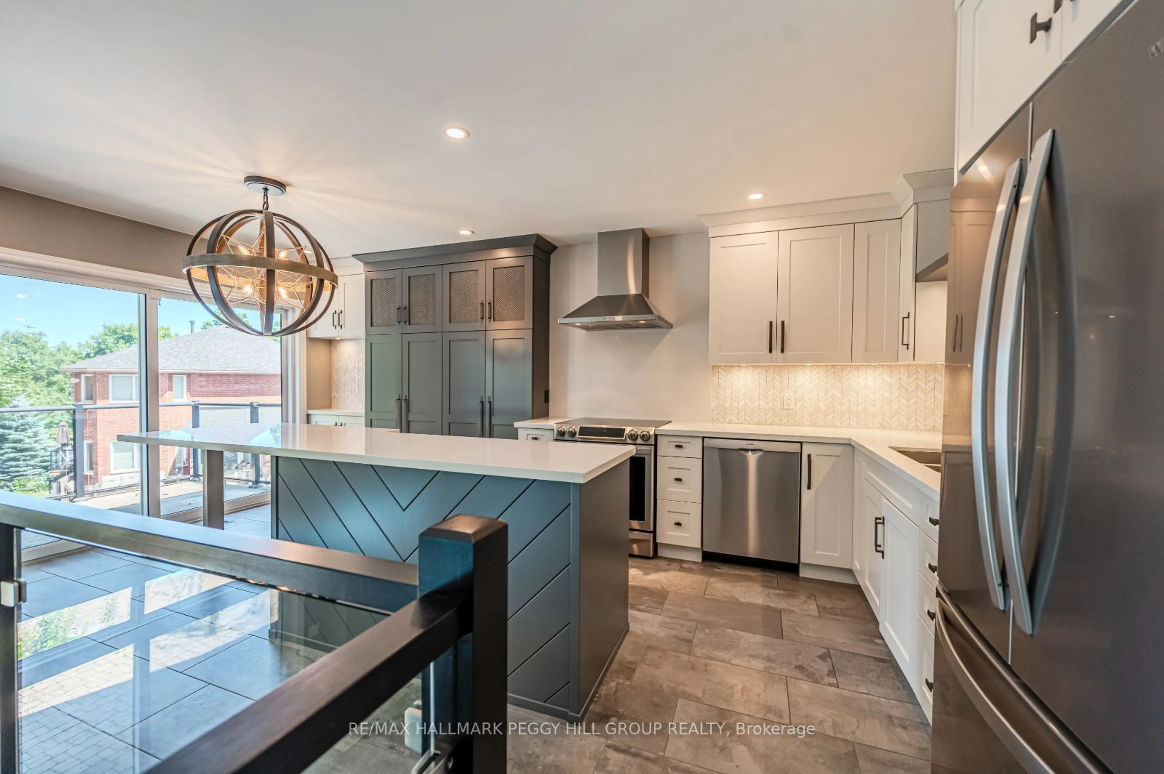 Contemporary kitchen, ceramic/tile floor for 36 Glen Oak Crt, Barrie Ontario L4M 6M4