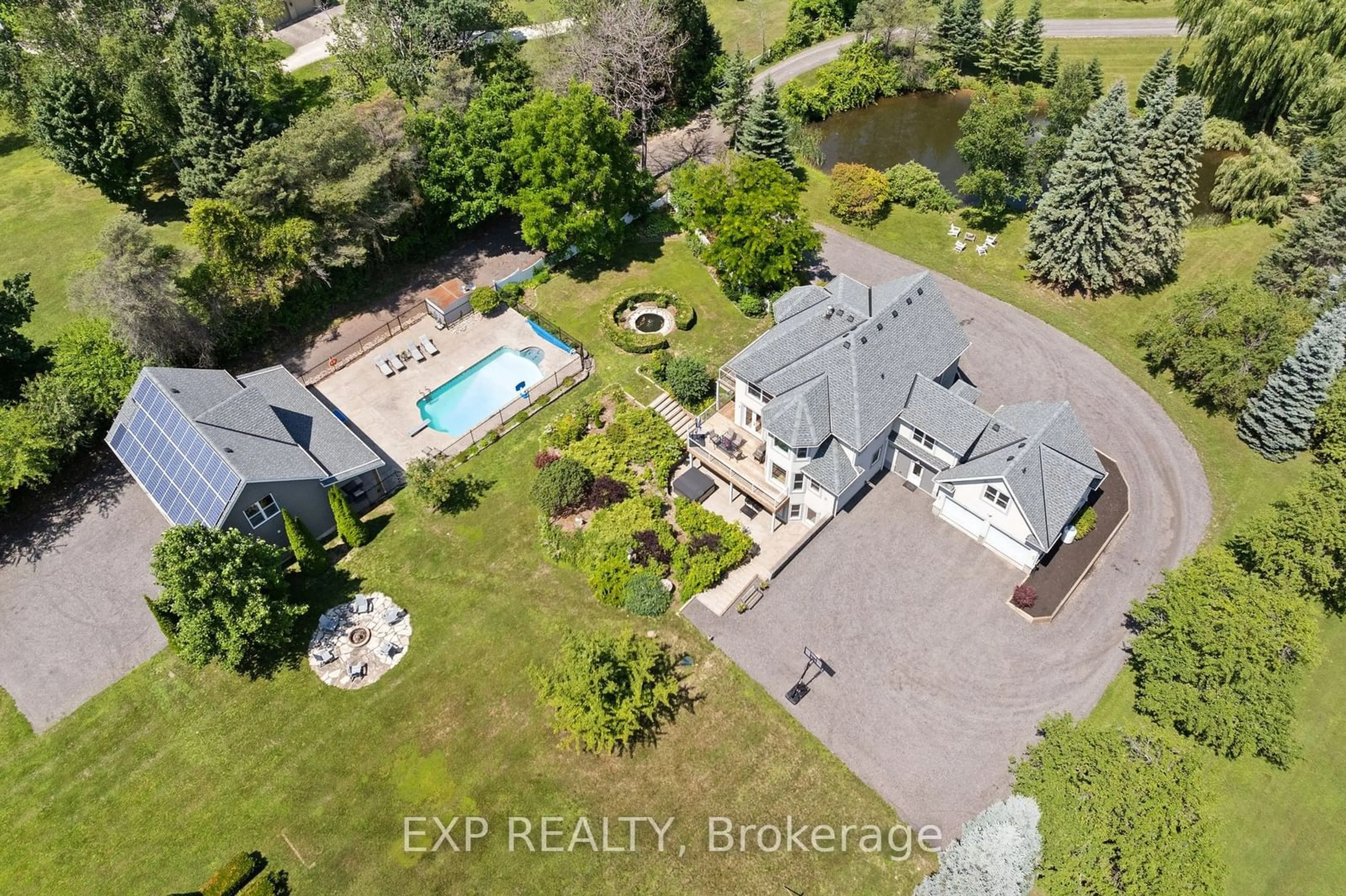 A pic from outside/outdoor area/front of a property/back of a property/a pic from drone, unknown for 7833 Poplar Sdrd, Clearview Ontario L9Y 5N4