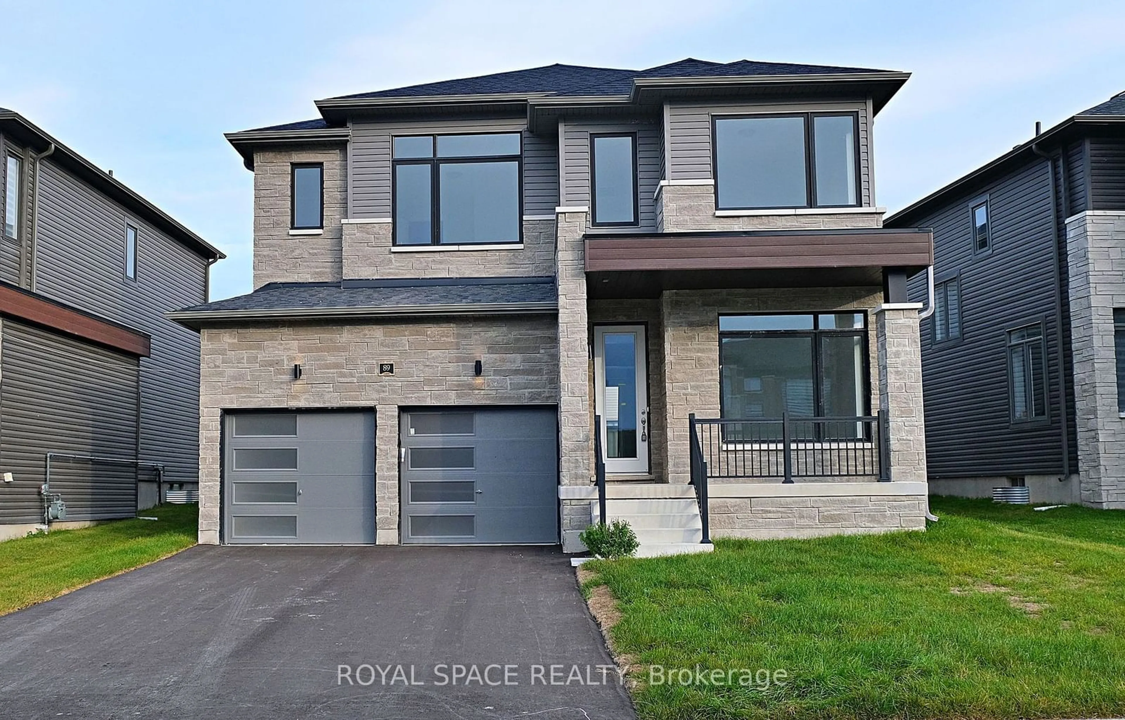 Home with brick exterior material, street for 89 Sun valley Ave, Wasaga Beach Ontario L9Z 0N8