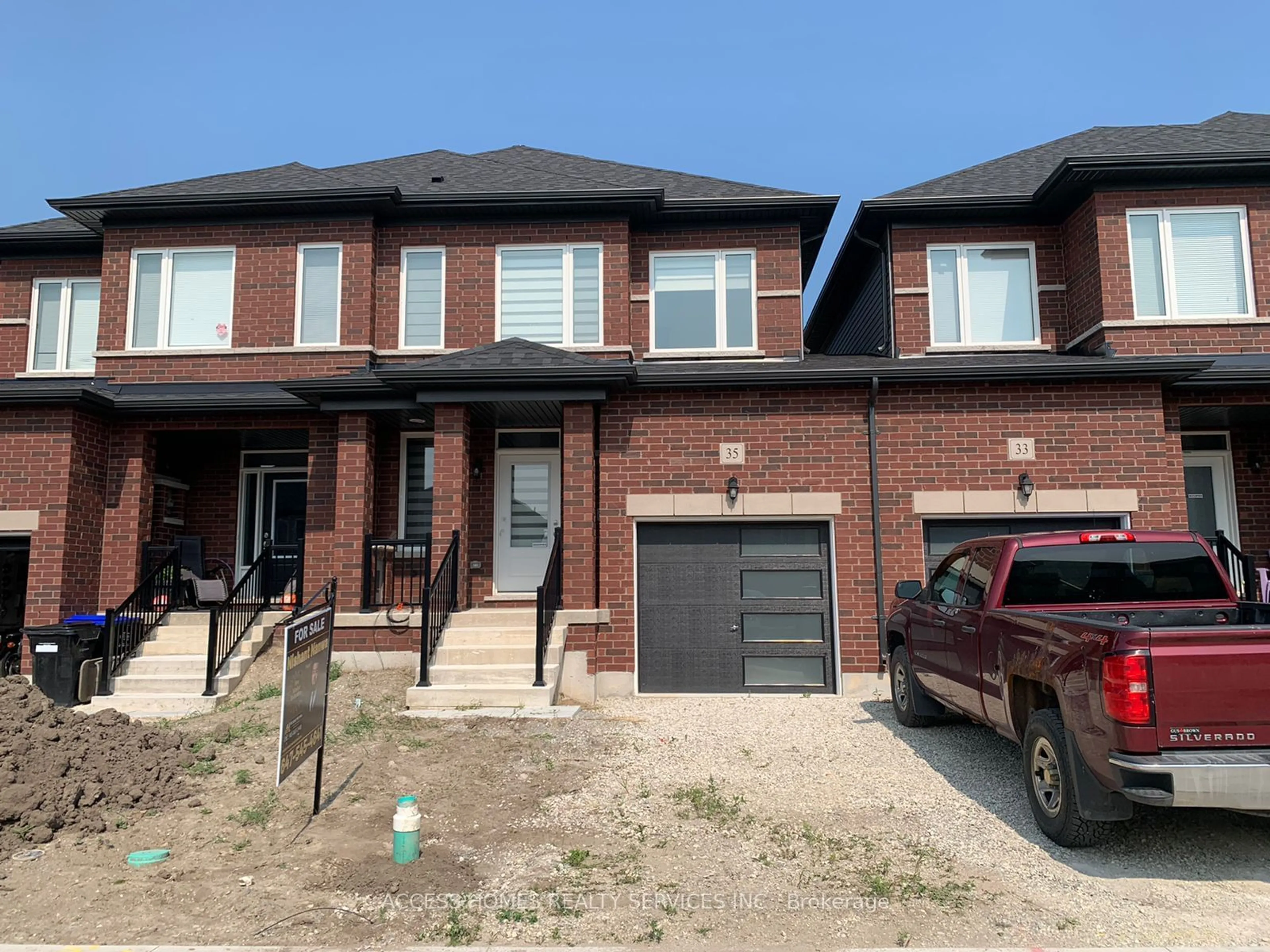 Home with brick exterior material, street for 35 Lisa St, Wasaga Beach Ontario L9Z 0K9