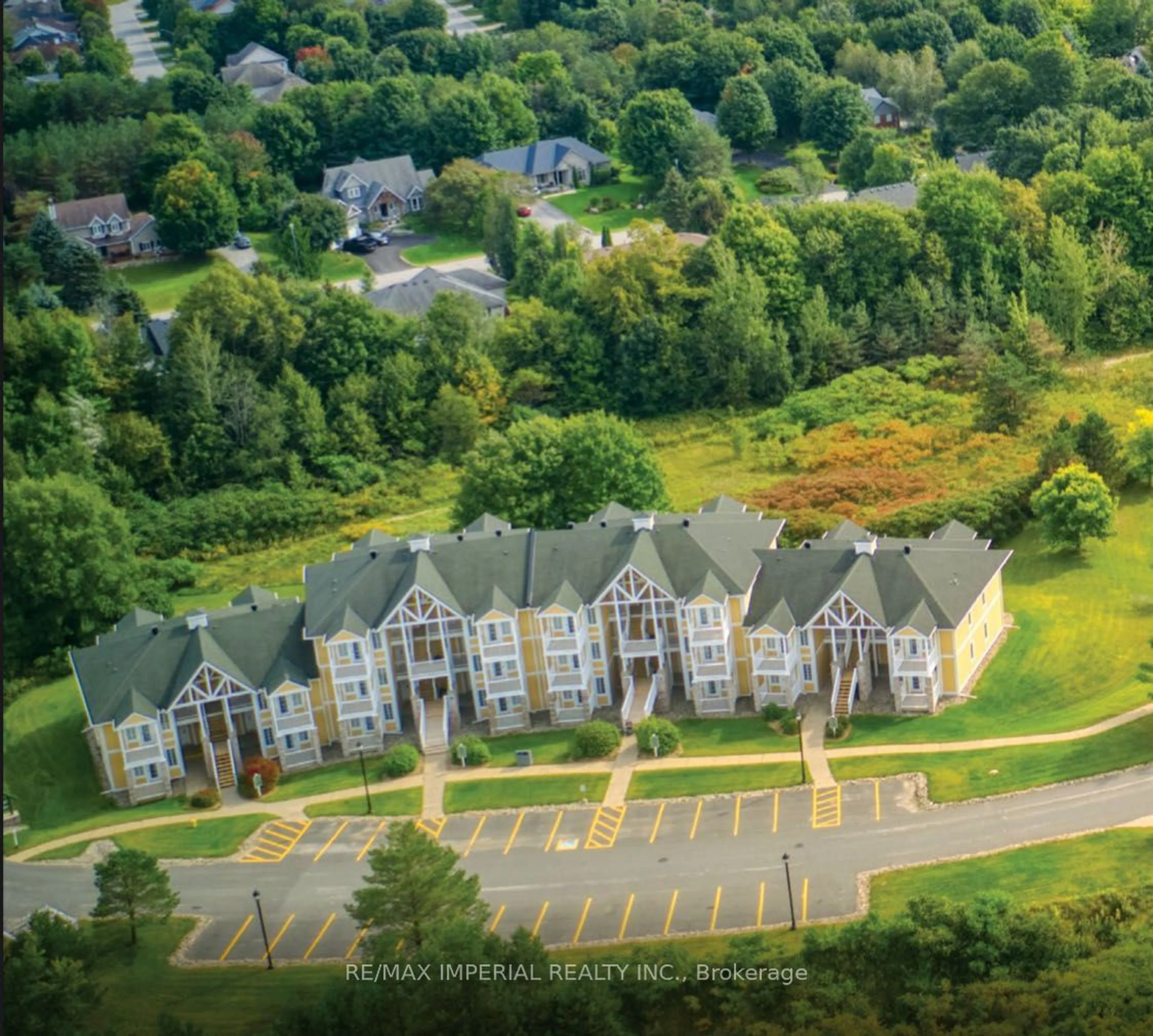 A pic from outside/outdoor area/front of a property/back of a property/a pic from drone, unknown for 90 HIGHLAND Dr #2300, Oro-Medonte Ontario L0L 2L0