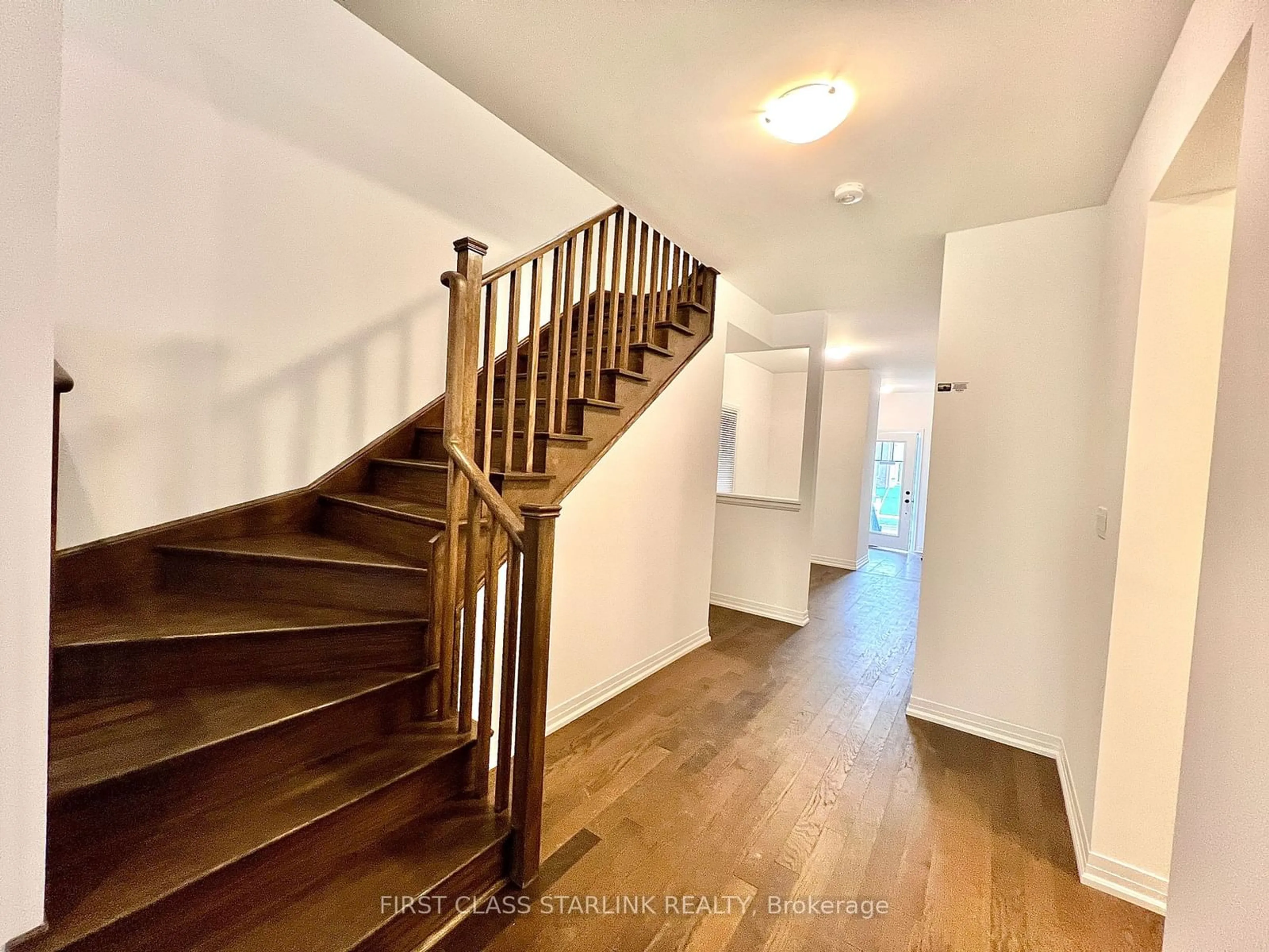 Stairs for 67 Wheatfield Rd, Barrie Ontario L9J 0T4