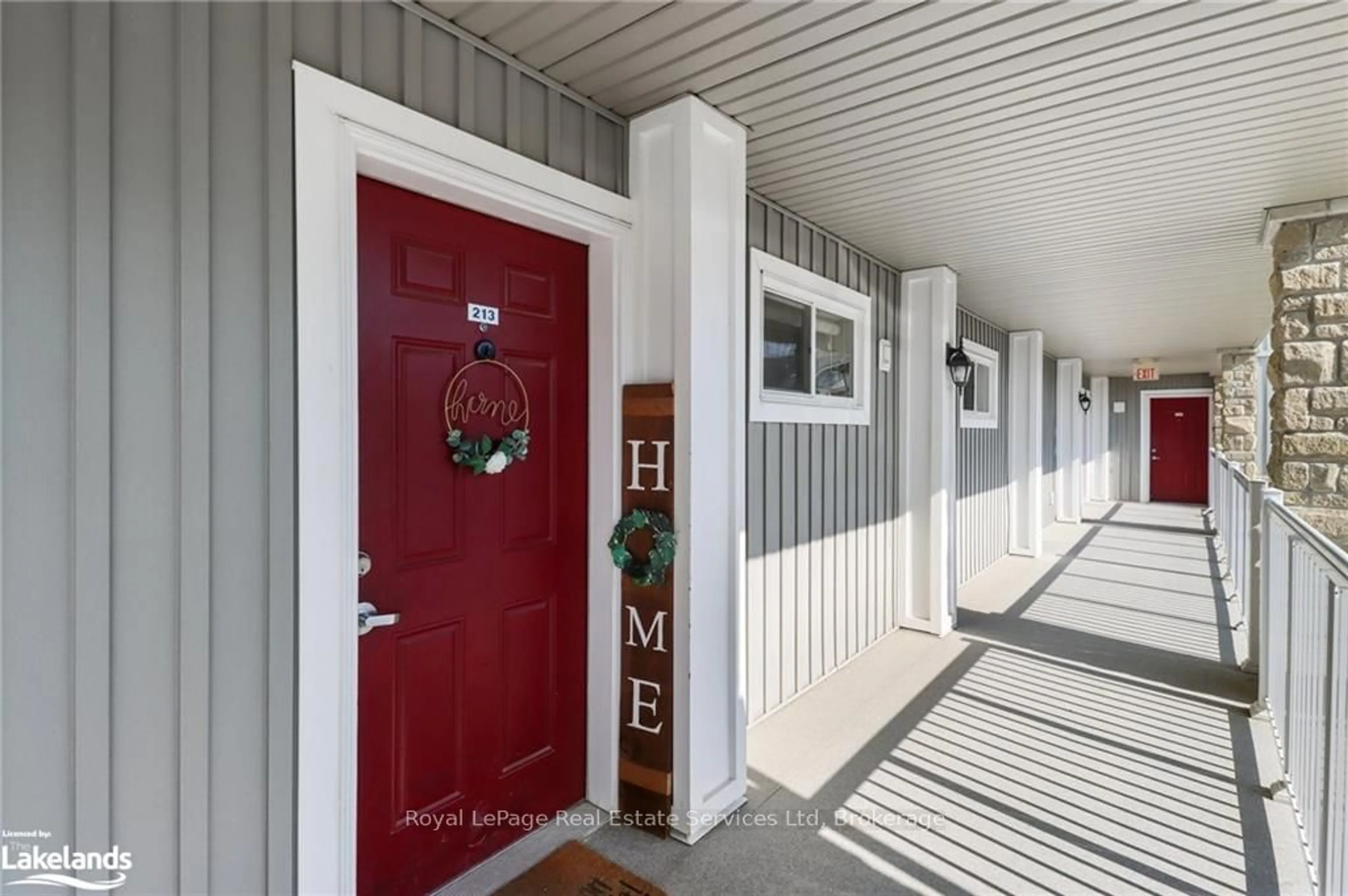 Indoor entryway for 50 MULLIGAN Lane #213, Wasaga Beach Ontario L9Z 0C5