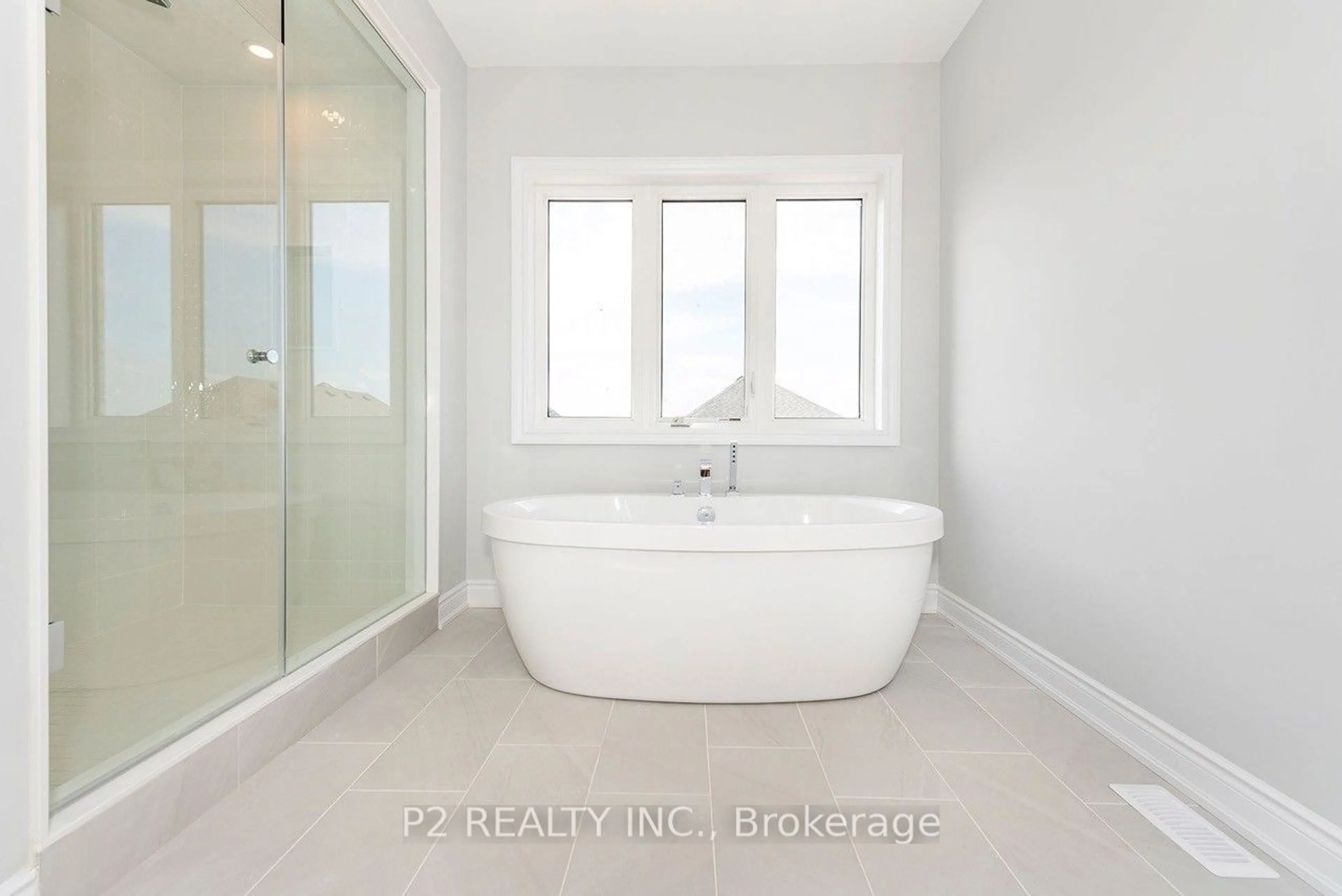 Contemporary bathroom, ceramic/tile floor for 4 Wild Ginger Lane, Springwater Ontario L9X 2C9