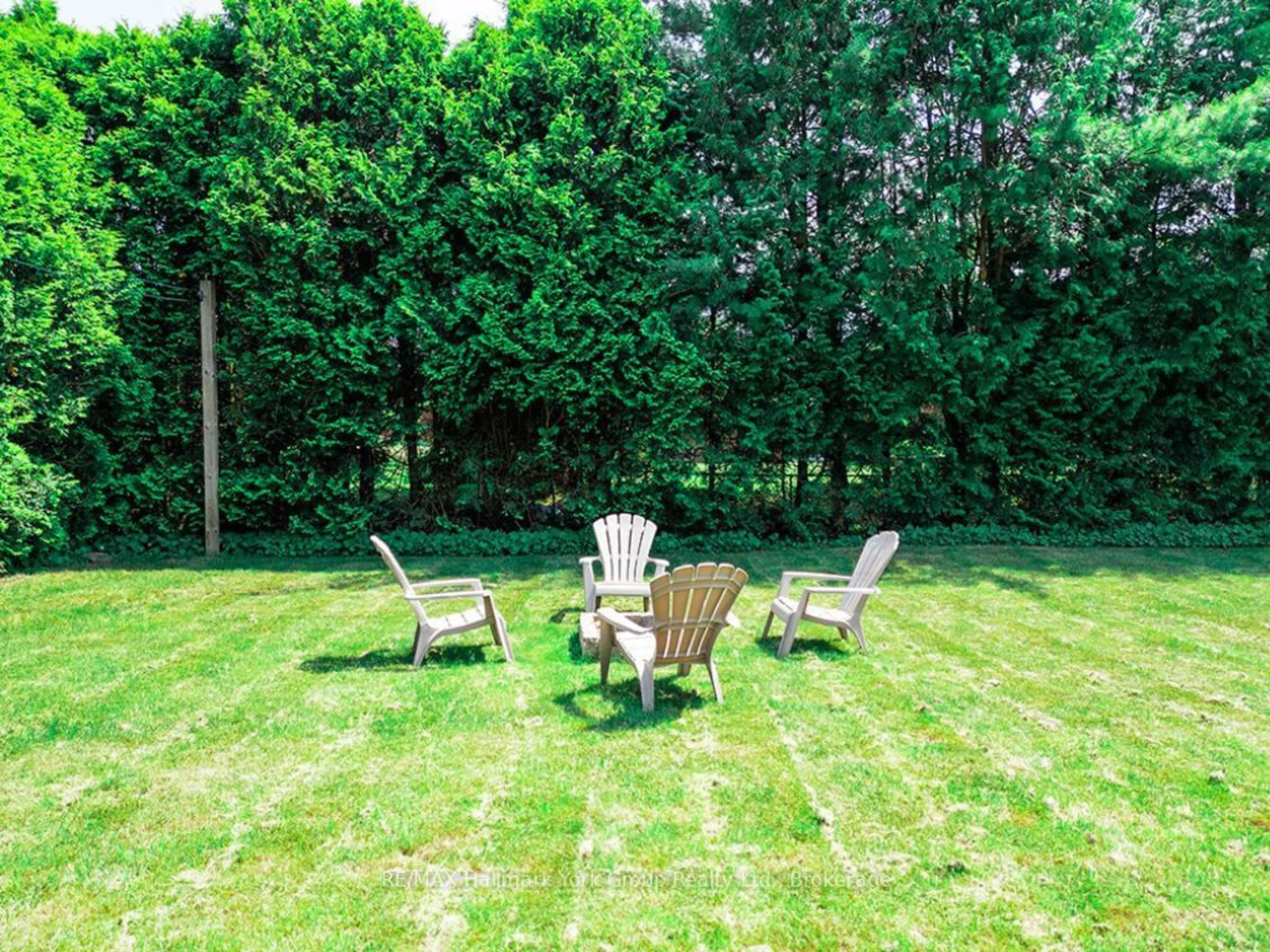 Patio, forest/trees view for 17 MCKEAN Blvd, Clearview Ontario L0M 1P0