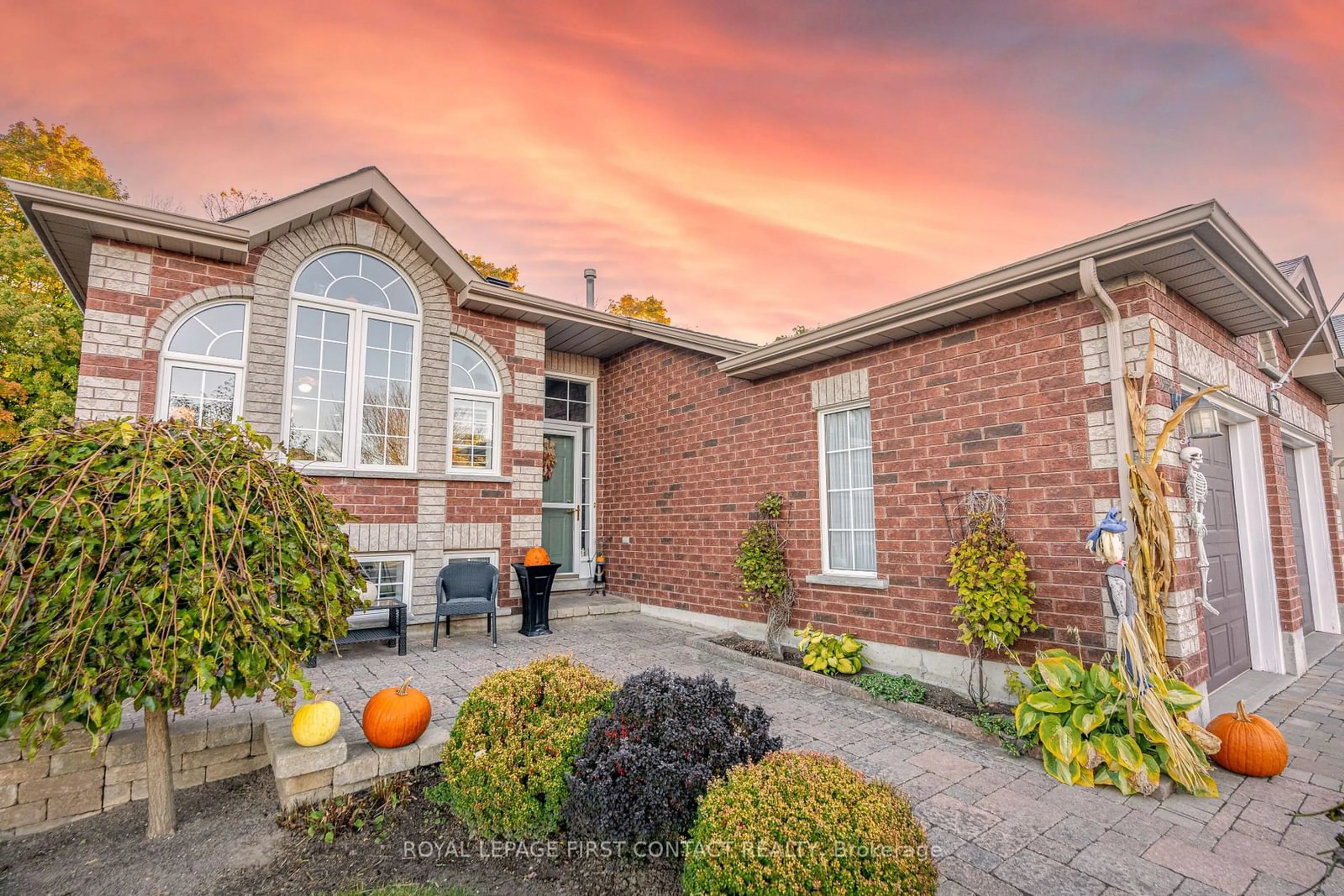 Home with brick exterior material, street for 112 Crompton Dr, Barrie Ontario L4M 6N9