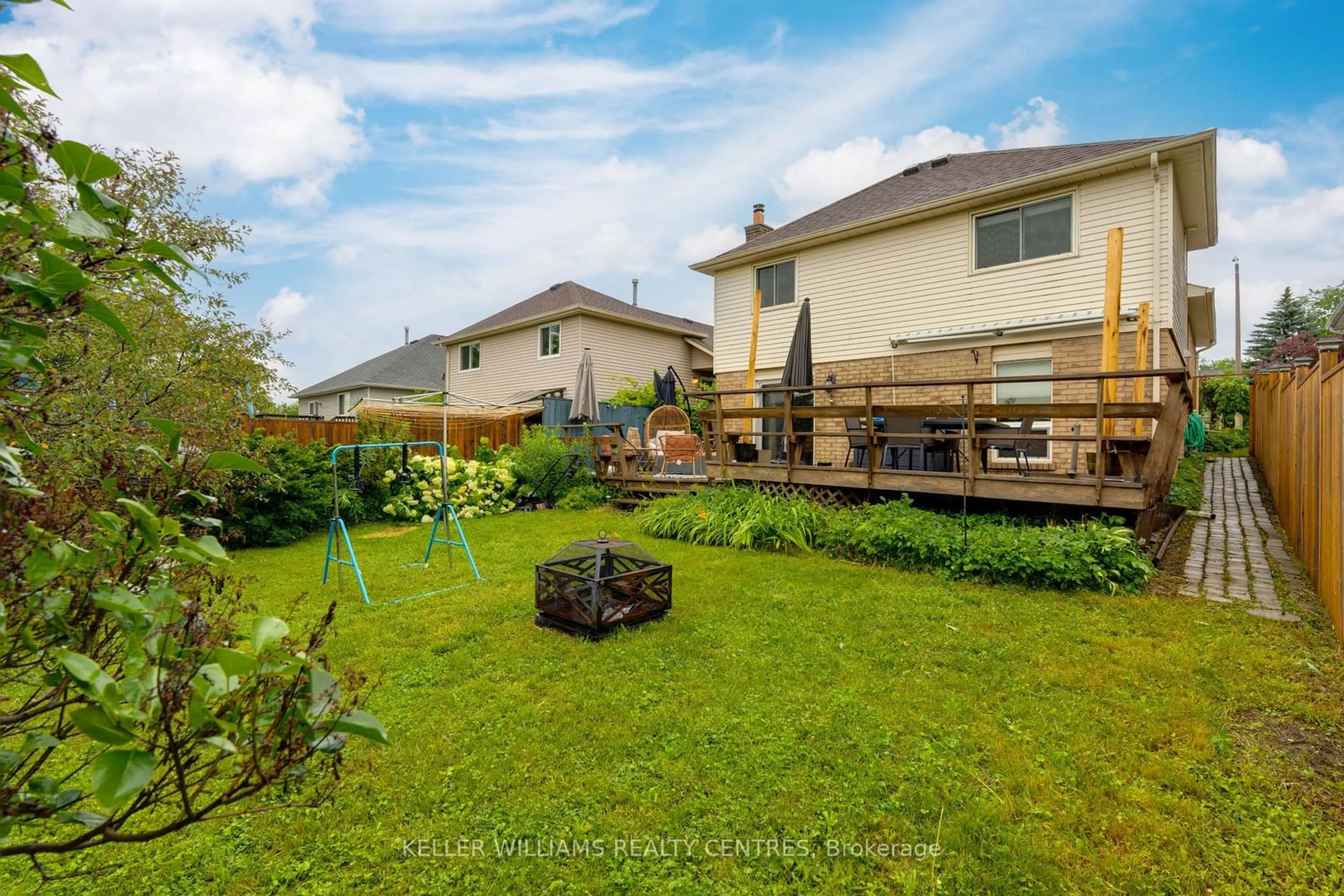 A pic from outside/outdoor area/front of a property/back of a property/a pic from drone, street for 16 Gosney Cres, Barrie Ontario L4N 6T6