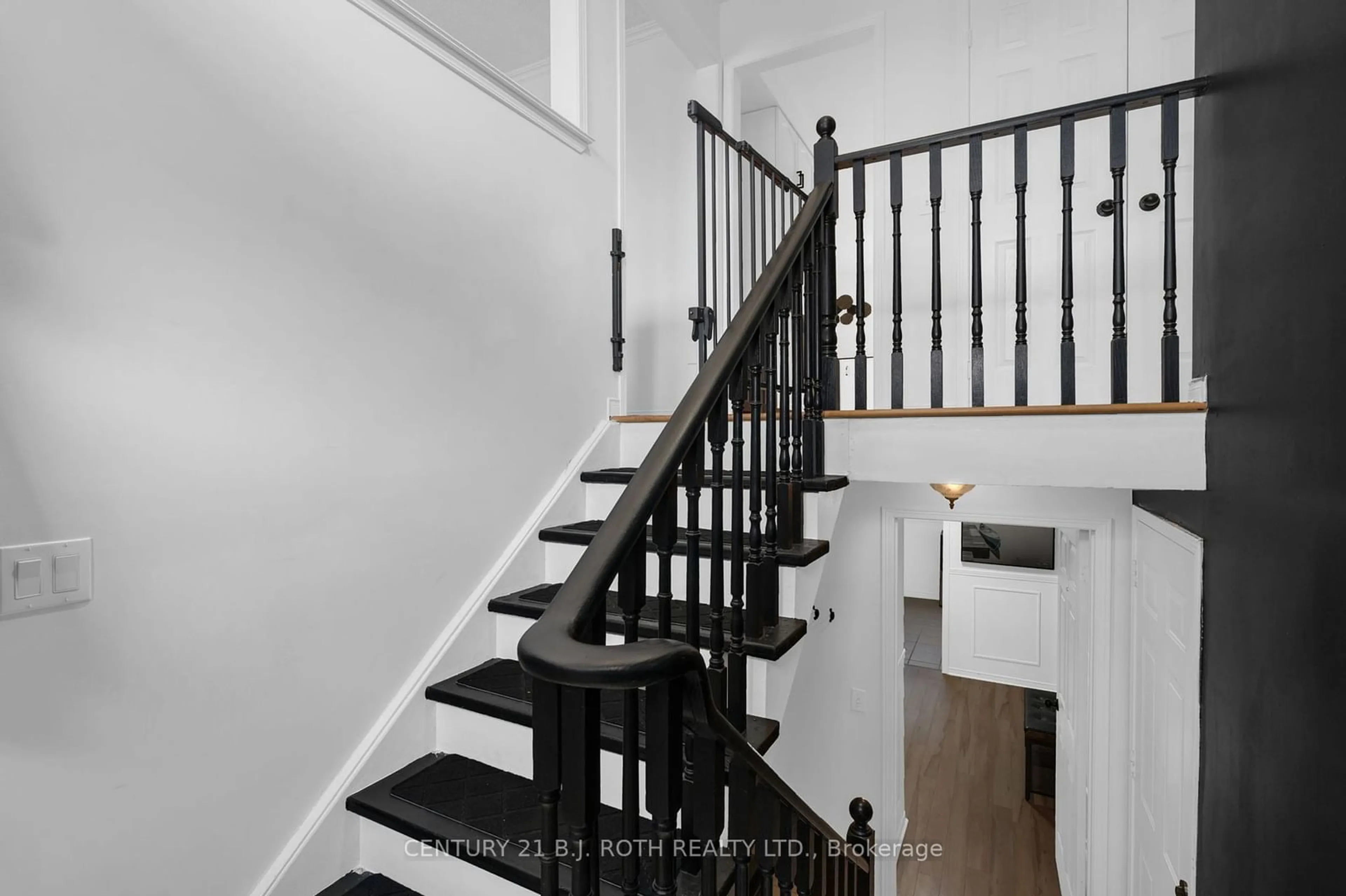 Stairs for 30 Frontier Ave, Orillia Ontario L3V 7S8