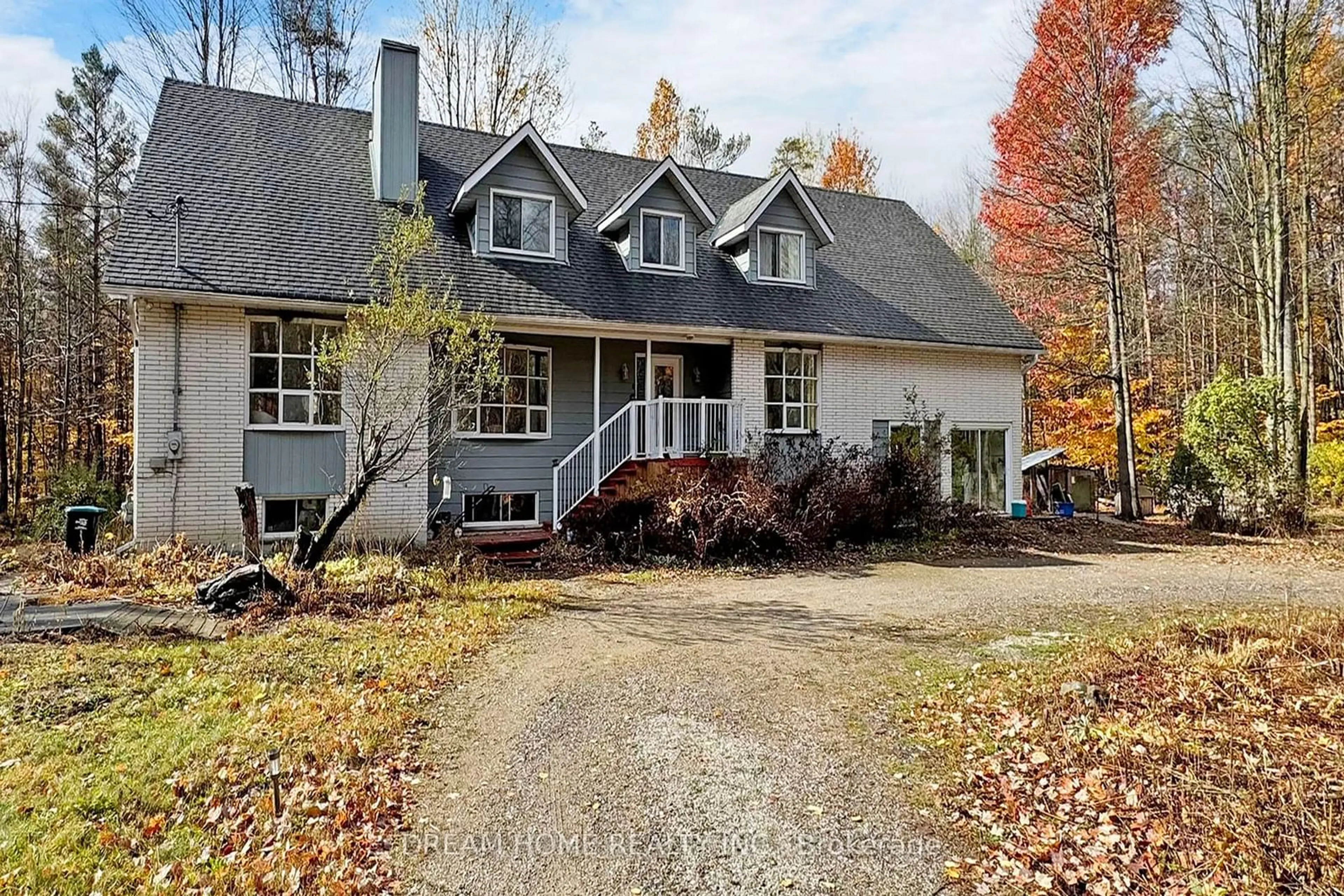 Home with vinyl exterior material, unknown for 90 Concession Road 8, Tiny Ontario L0L 2J0