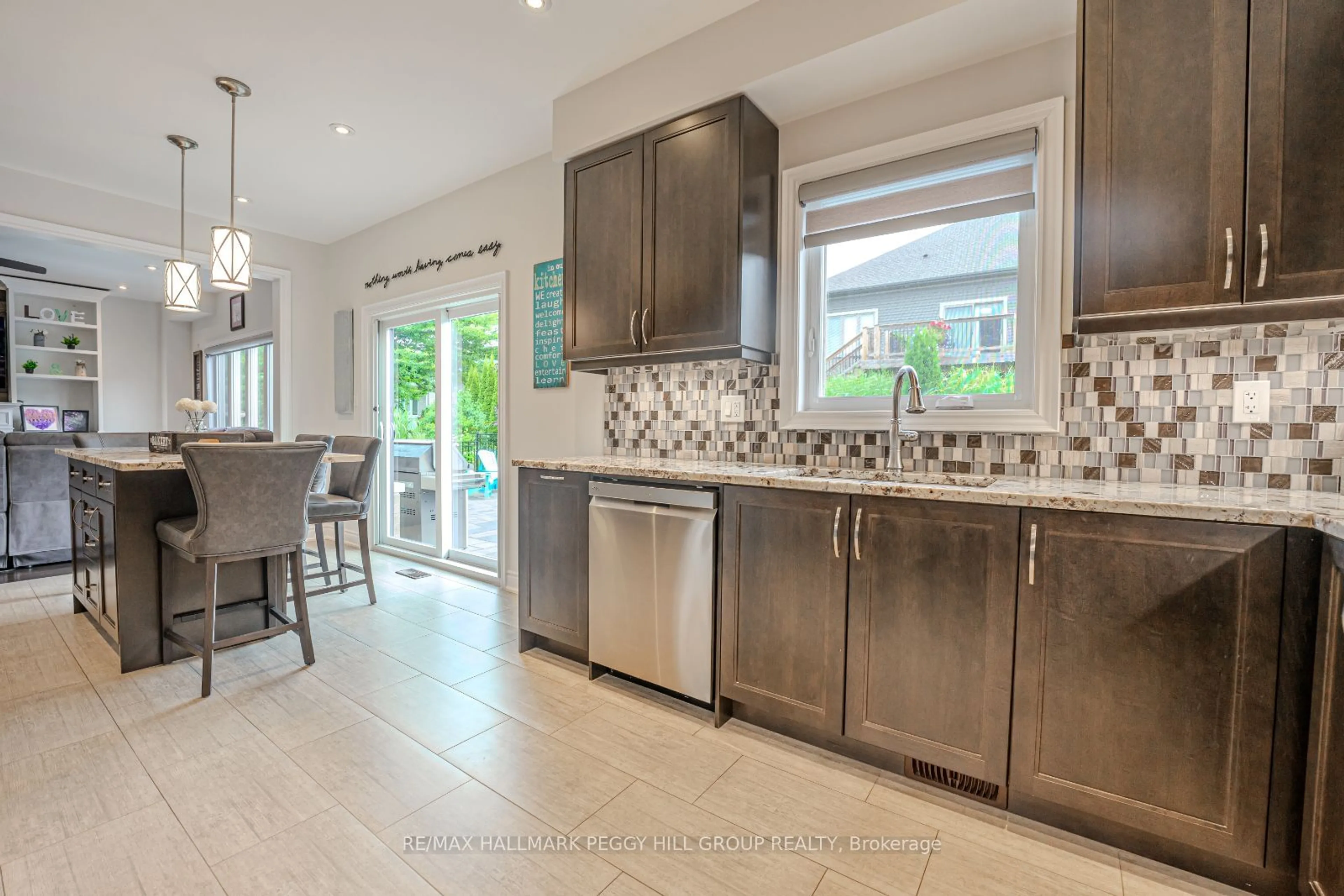 Open concept kitchen, ceramic/tile floor for 41 Landscape Dr, Oro-Medonte Ontario L0L 2L0