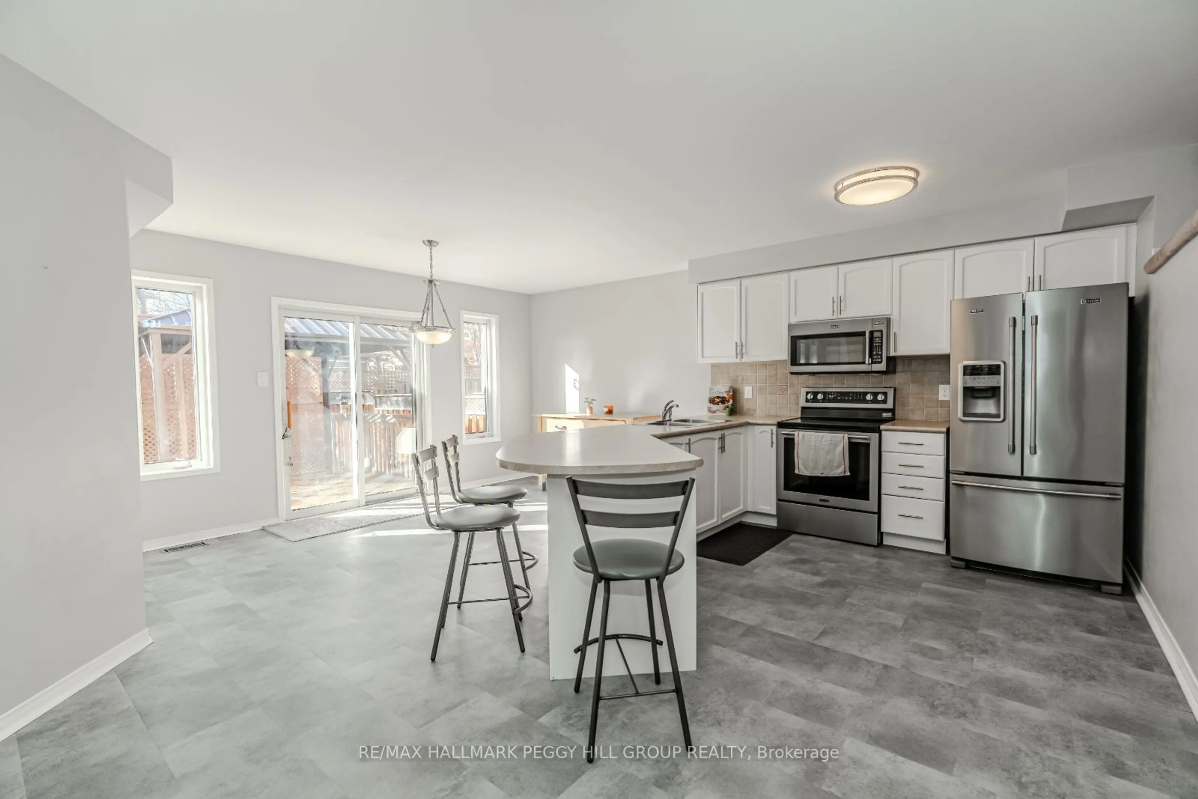 Open concept kitchen, ceramic/tile floor for 48 Loon Ave, Barrie Ontario L4N 8W6