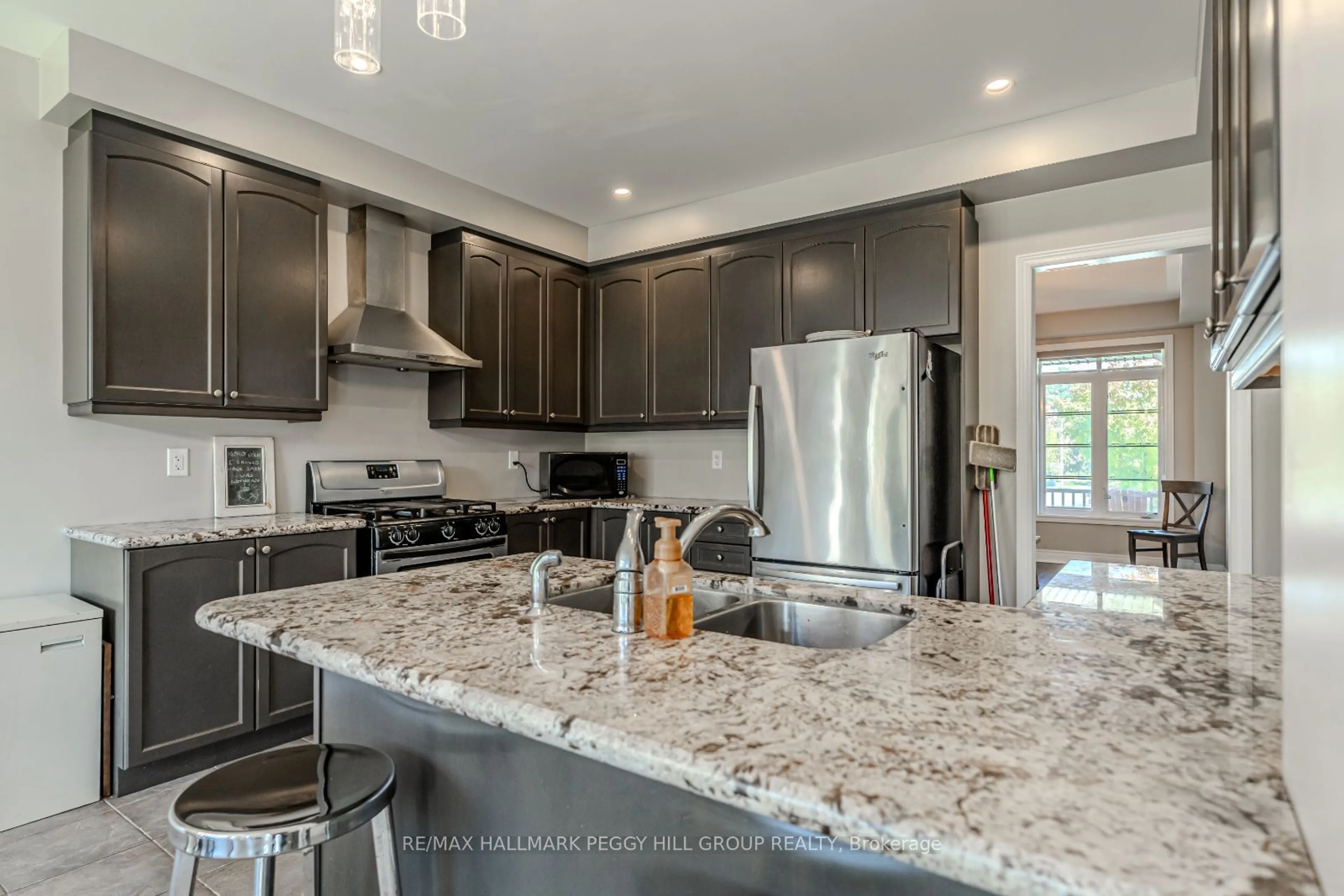 Open concept kitchen, ceramic/tile floor for 35 Royal Park Blvd, Barrie Ontario L4N 6M8