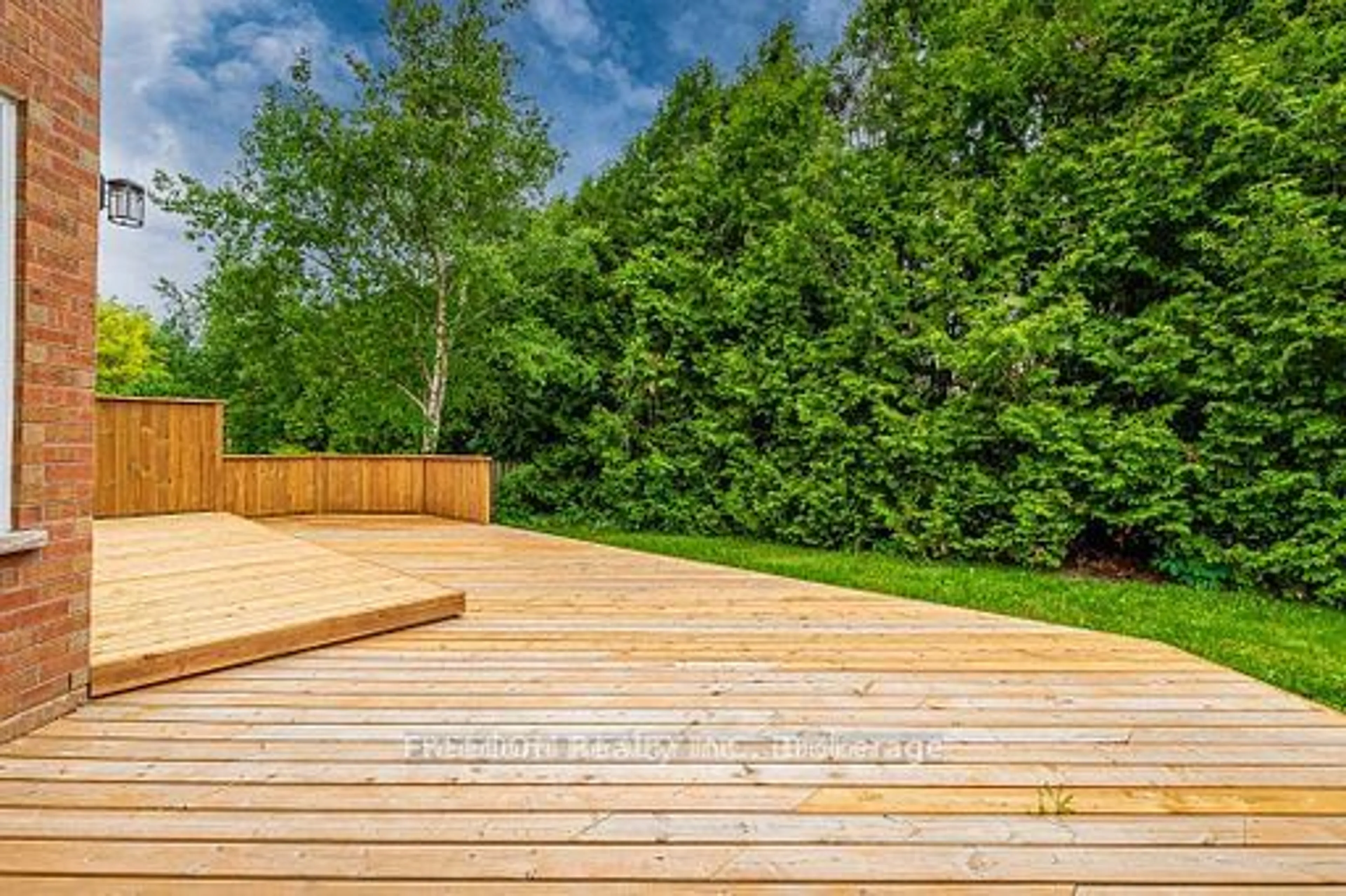 Patio, forest/trees view for 94 Lewis Dr, Orillia Ontario L3V 7R8