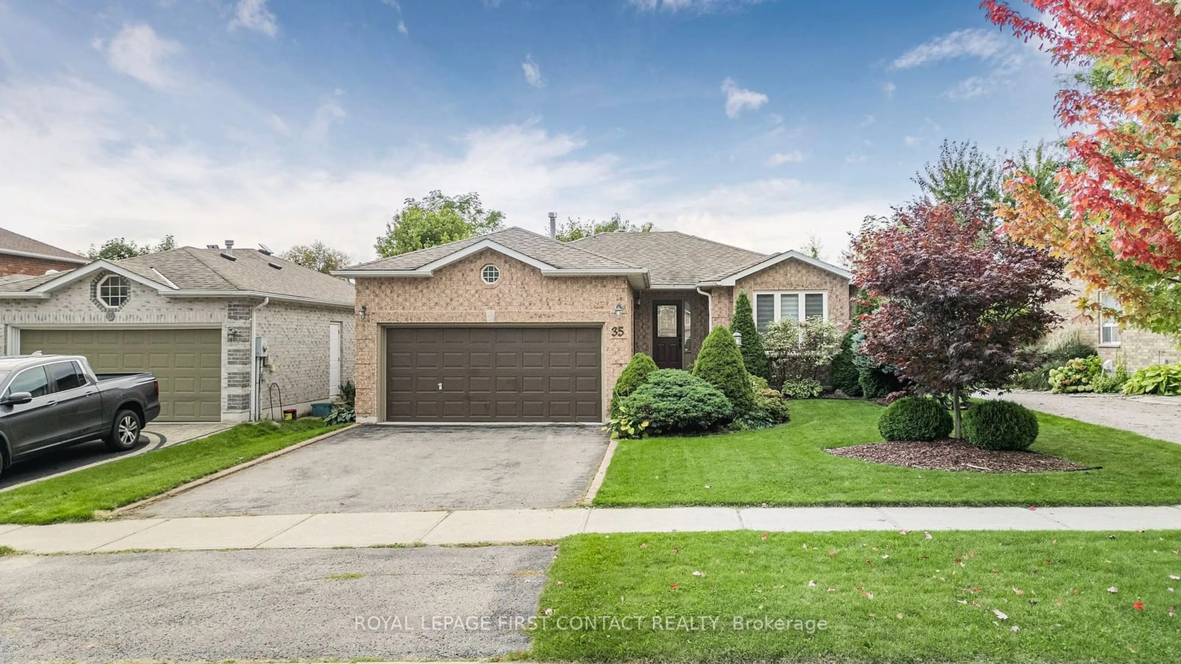 Home with brick exterior material, street for 35 Bayshore Blvd, Barrie Ontario L4N 9R5