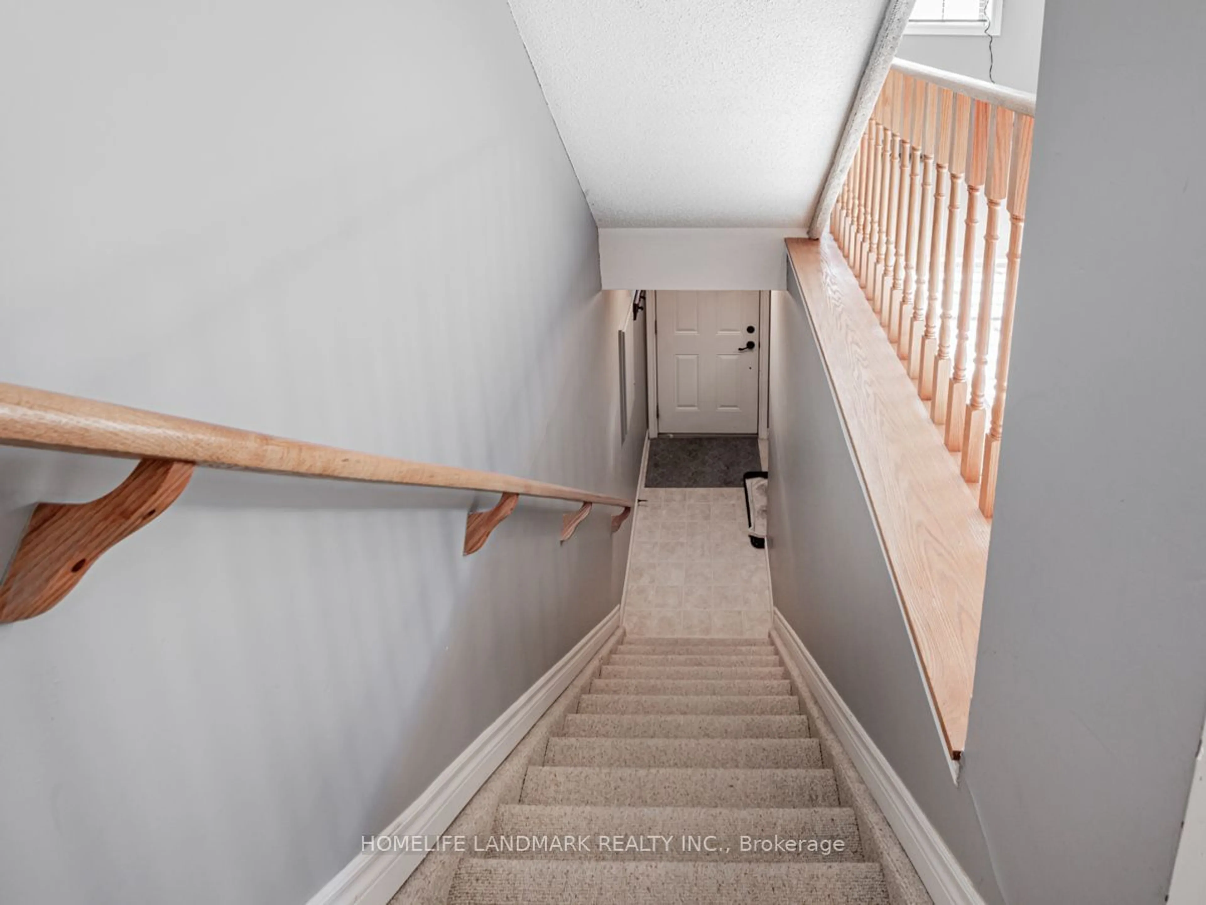 Stairs for 95 Goodwin Dr #2, Barrie Ontario L4N 6K6