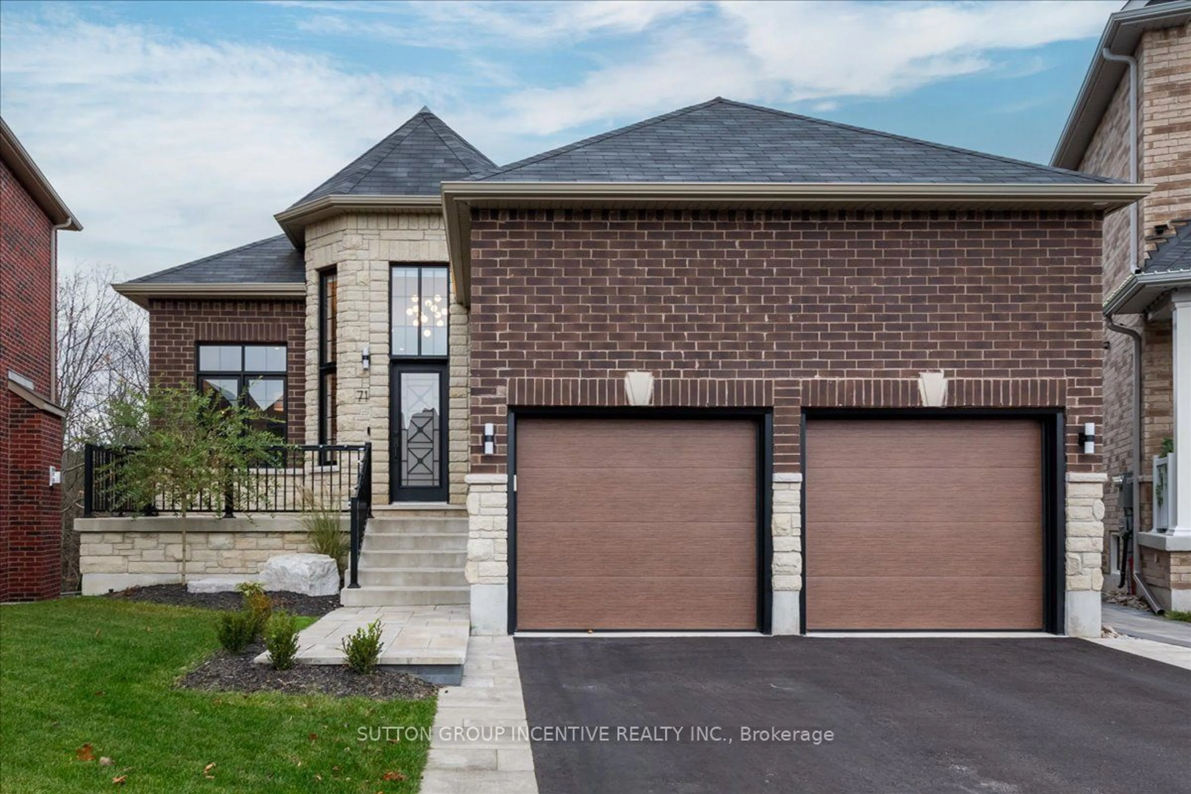 Home with brick exterior material, street for 71 Muirfield Dr, Barrie Ontario L4N 6J9