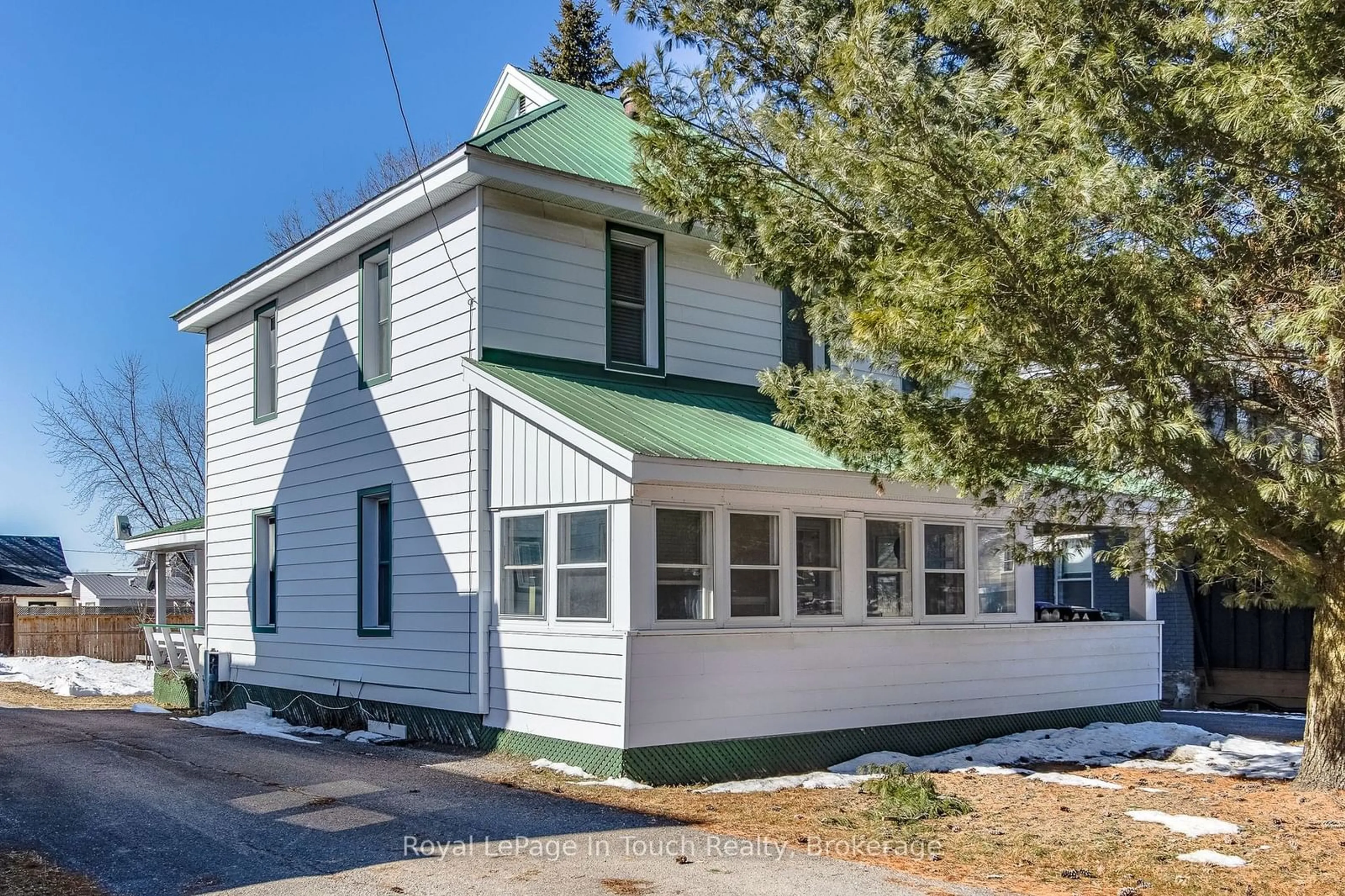 Home with vinyl exterior material, street for 30 MARIA St, Penetanguishene Ontario L9M 1L5