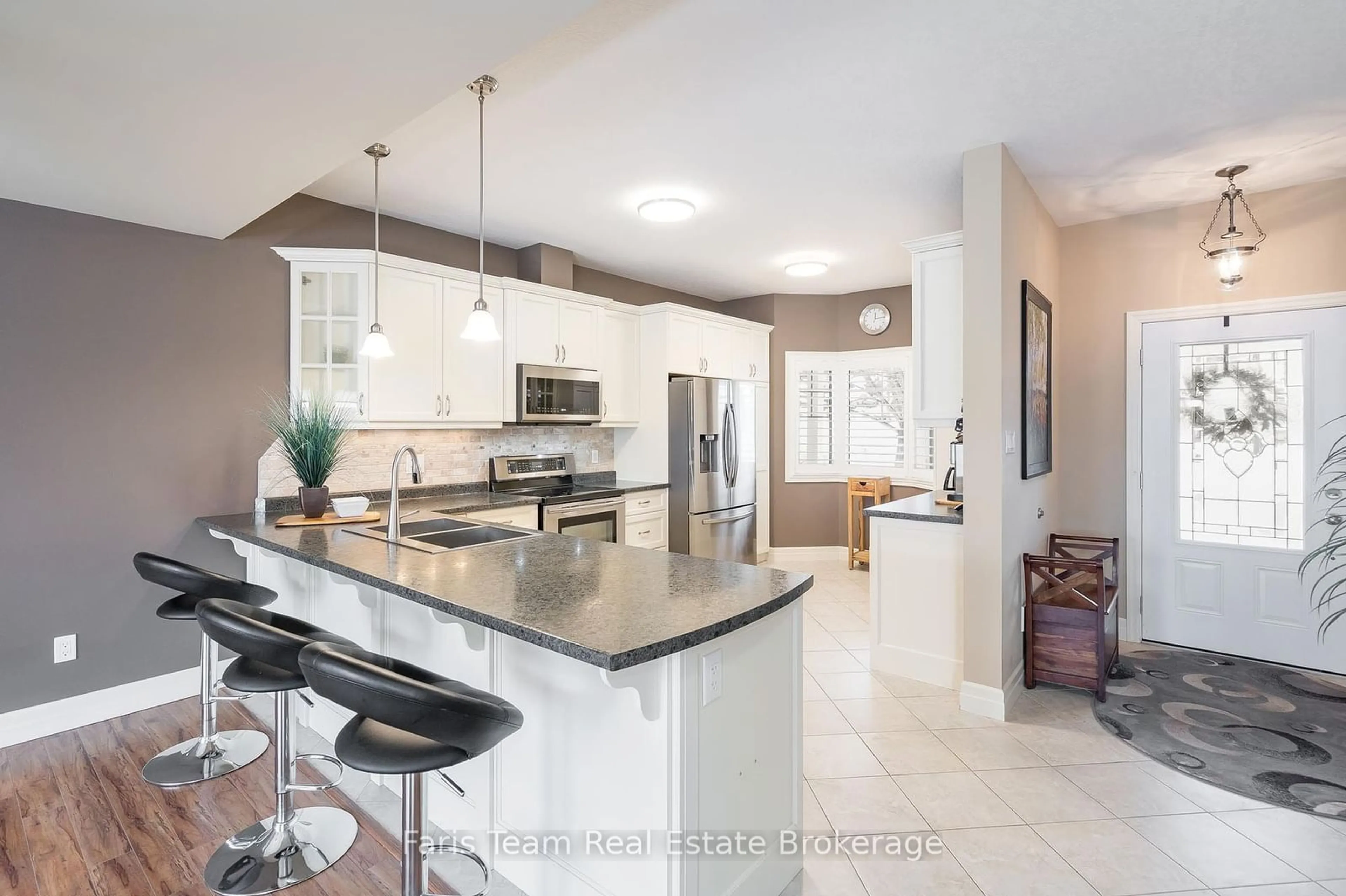 Open concept kitchen, ceramic/tile floor for 34 Drummond Dr, Penetanguishene Ontario L9M 0A2