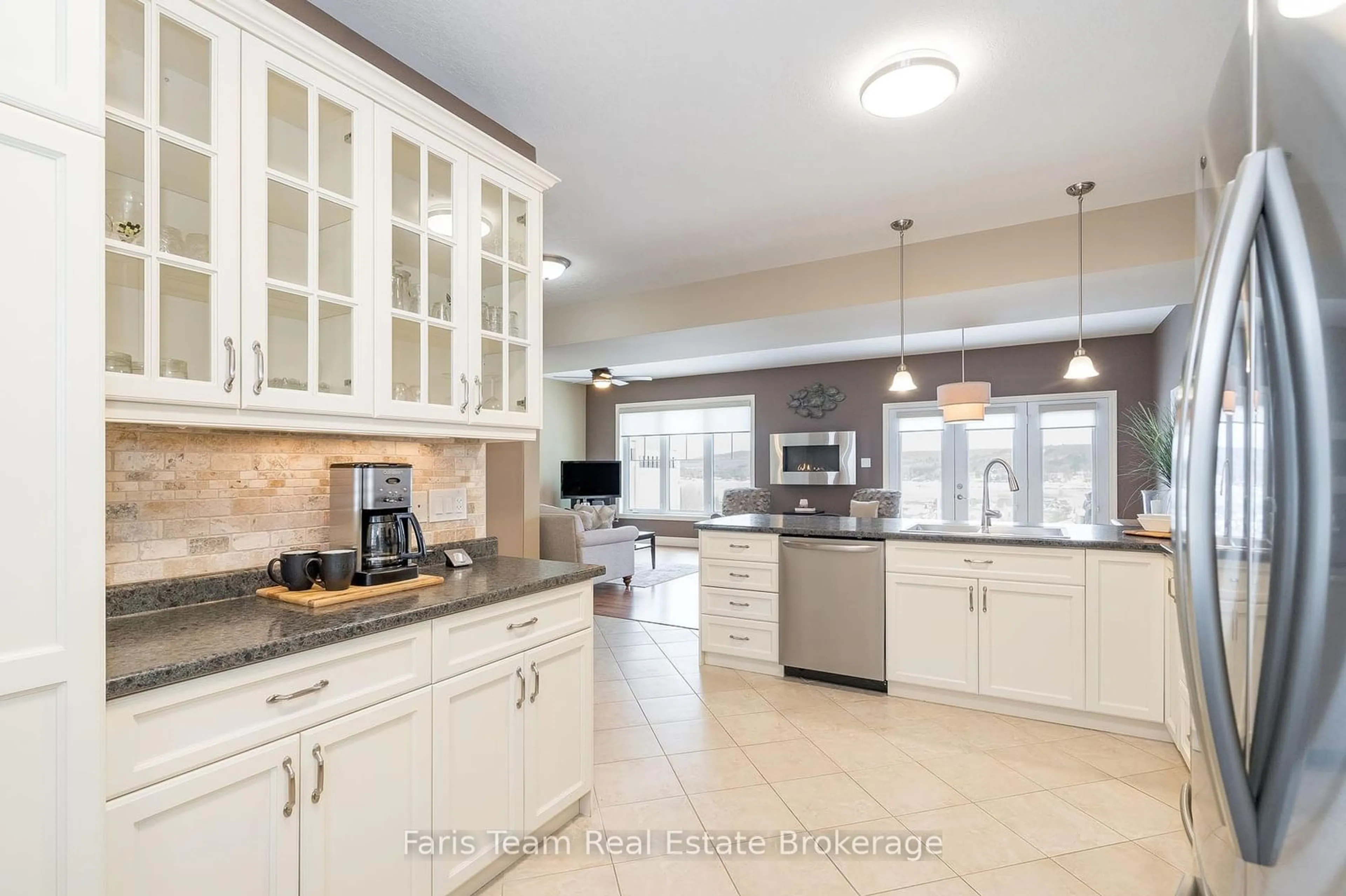 Open concept kitchen, ceramic/tile floor for 34 Drummond Dr, Penetanguishene Ontario L9M 0A2