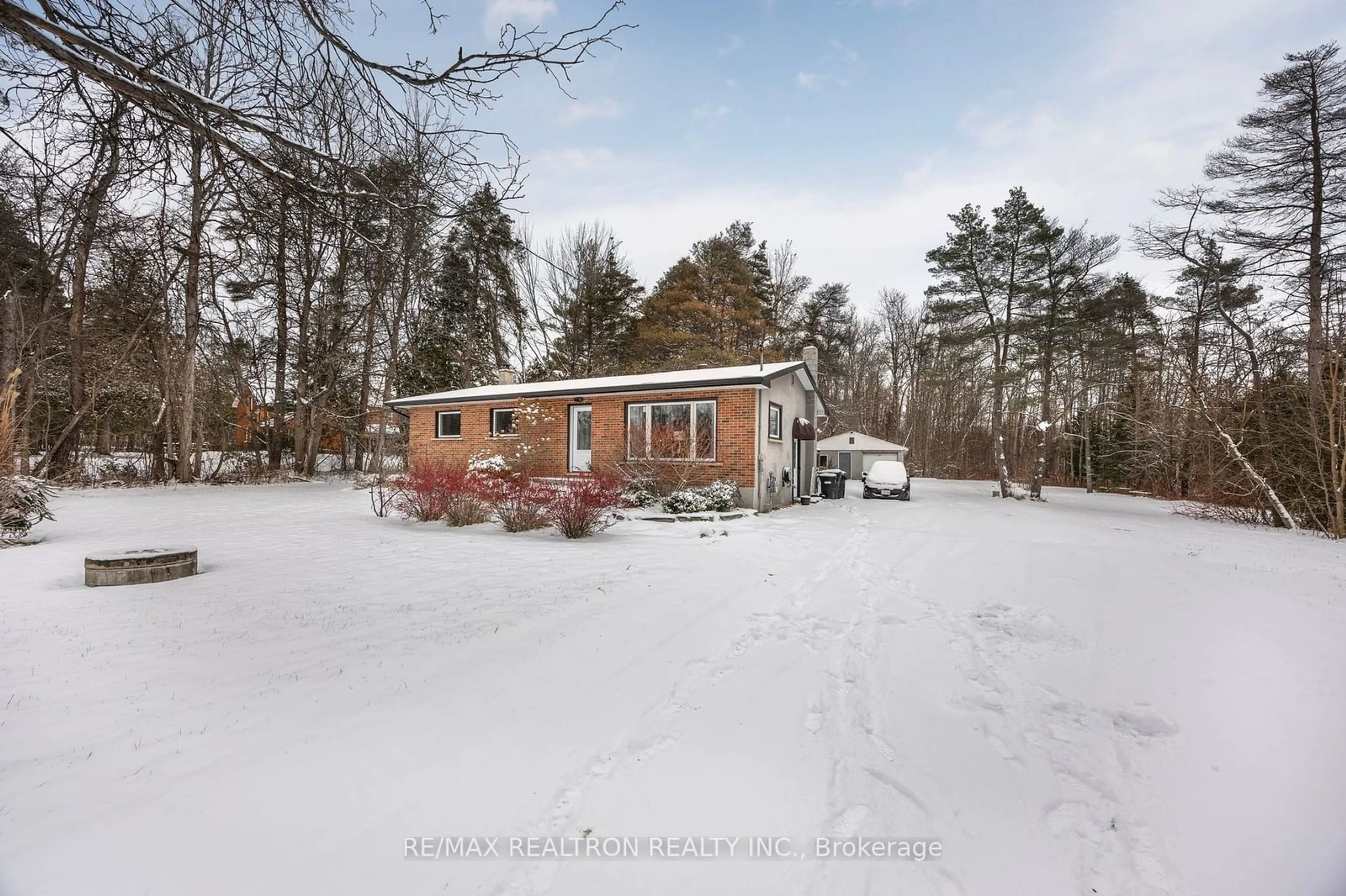 A pic from outside/outdoor area/front of a property/back of a property/a pic from drone, street for 39 7 Line, Oro-Medonte Ontario L0L 2E0