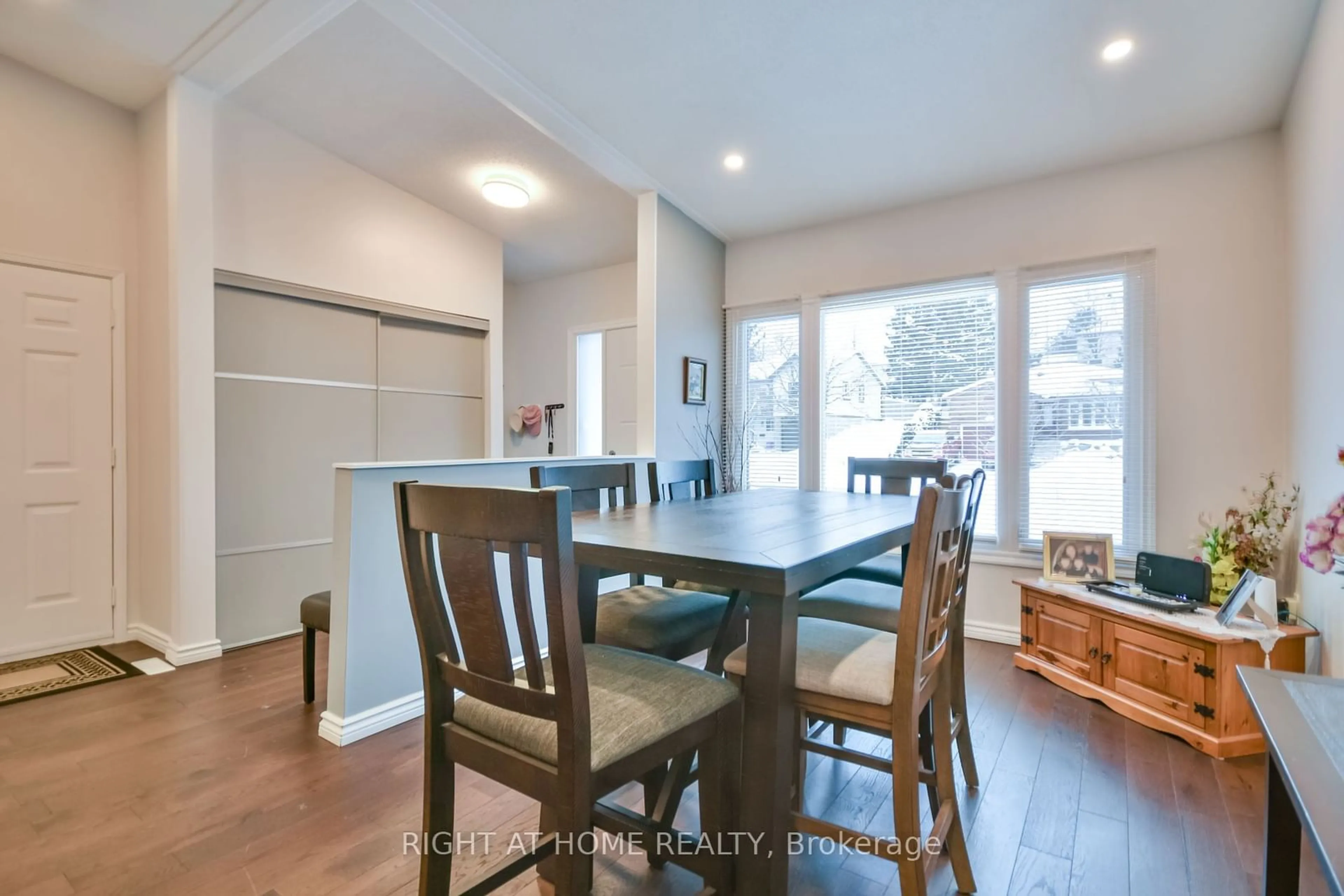 Dining room, wood/laminate floor for 65 Eden Dr, Barrie Ontario L4N 5H1