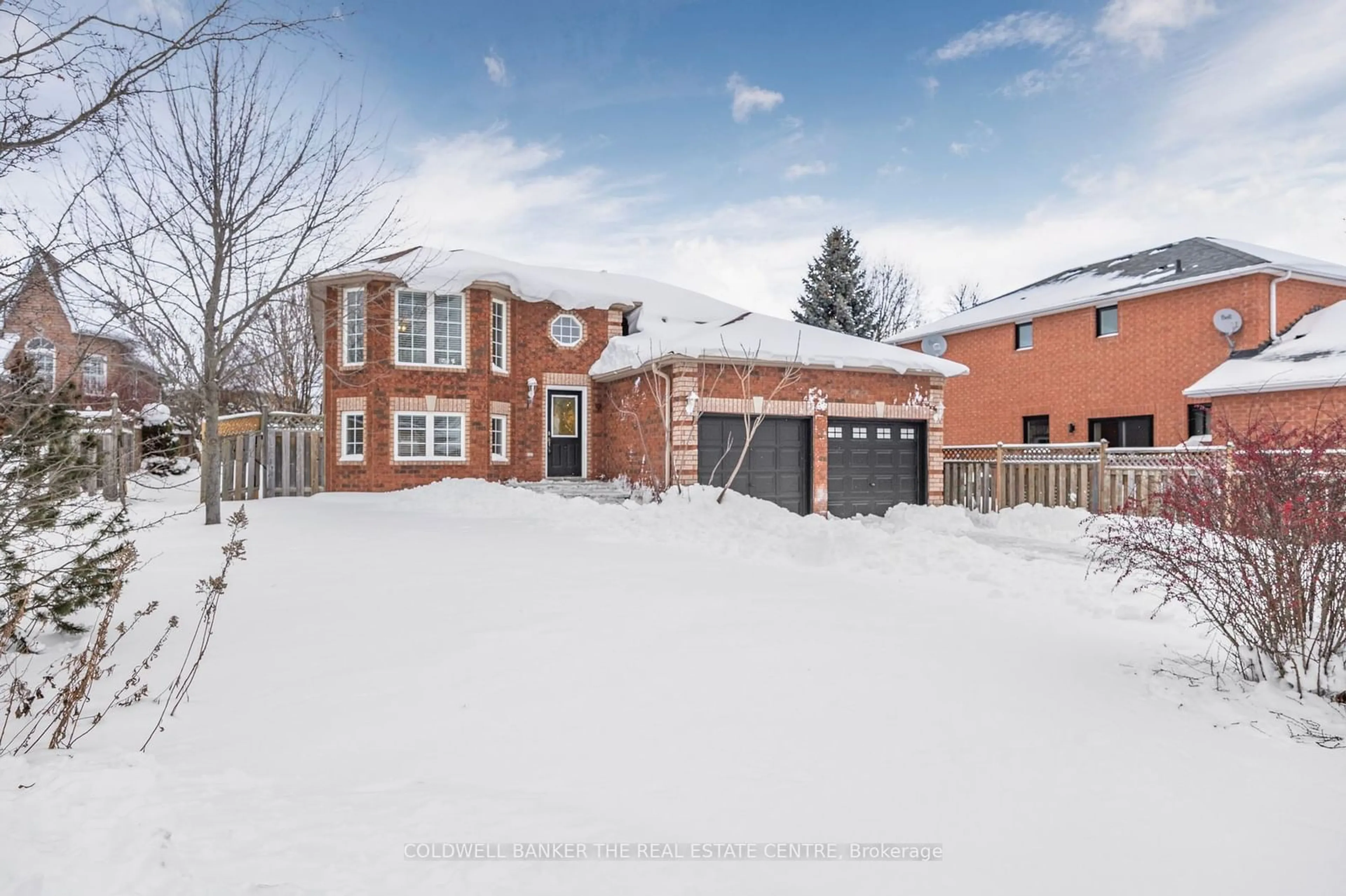 A pic from outside/outdoor area/front of a property/back of a property/a pic from drone, street for 64 Golden Eagle Way, Barrie Ontario L4M 6P8