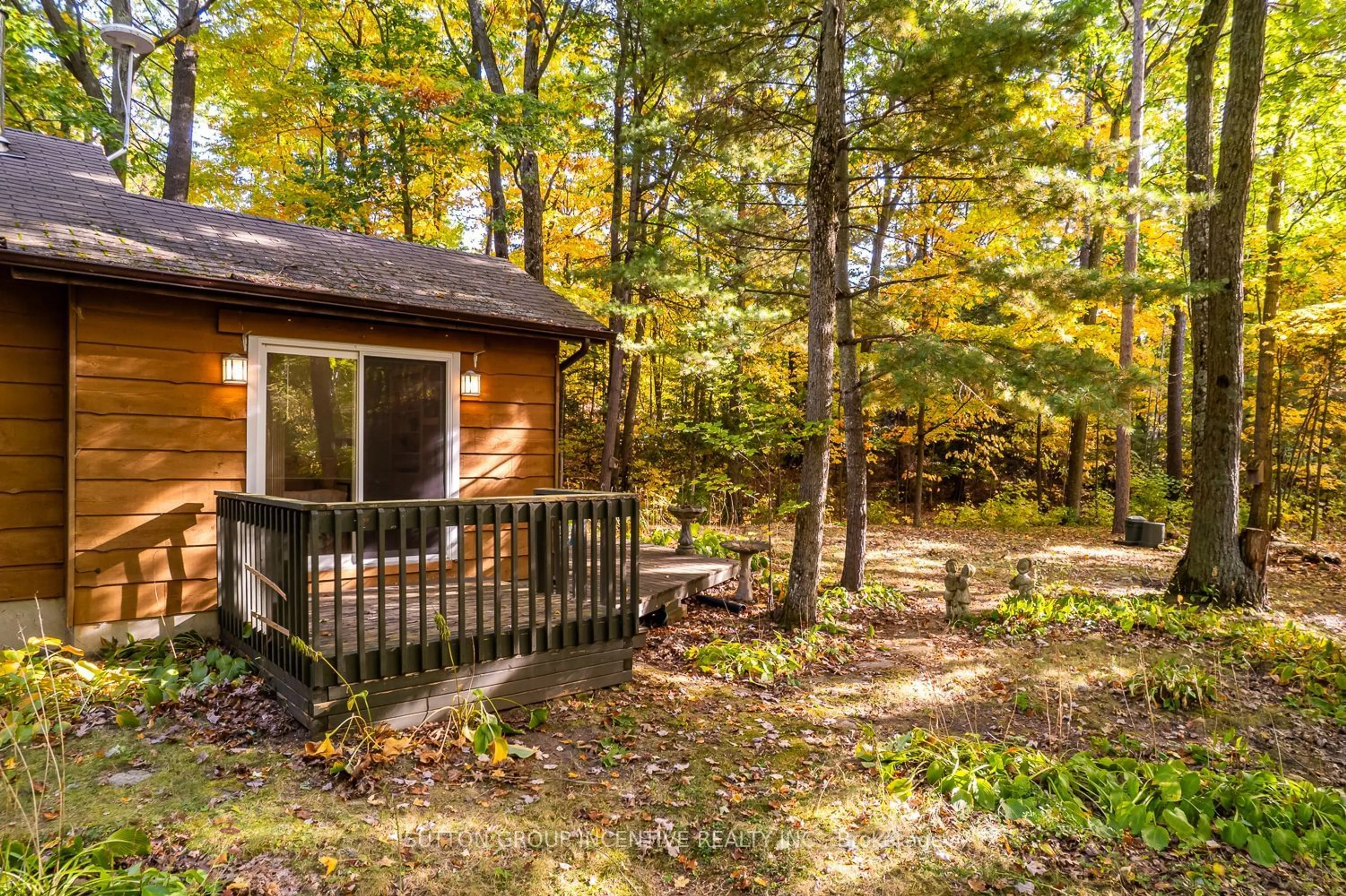 Patio, forest/trees view for 11 Bourgeois Crt, Tiny Ontario L9M 0H3